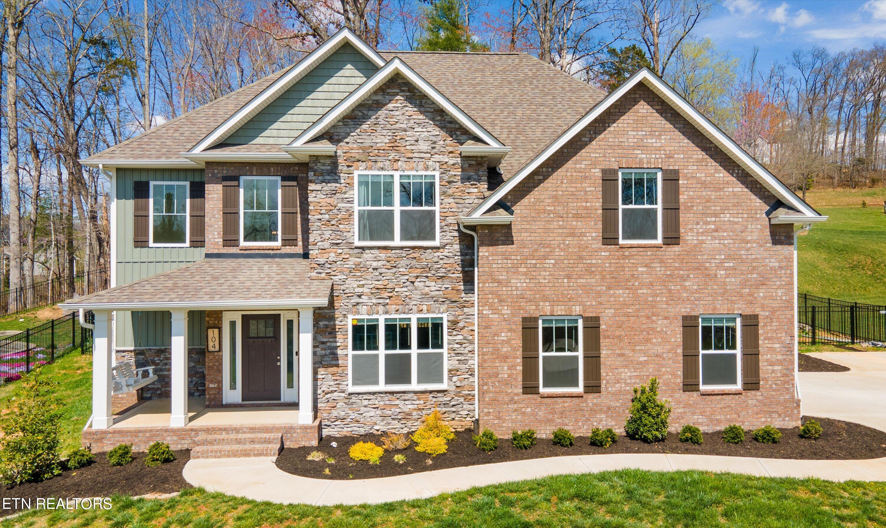 104 Mistletoeberry Rd