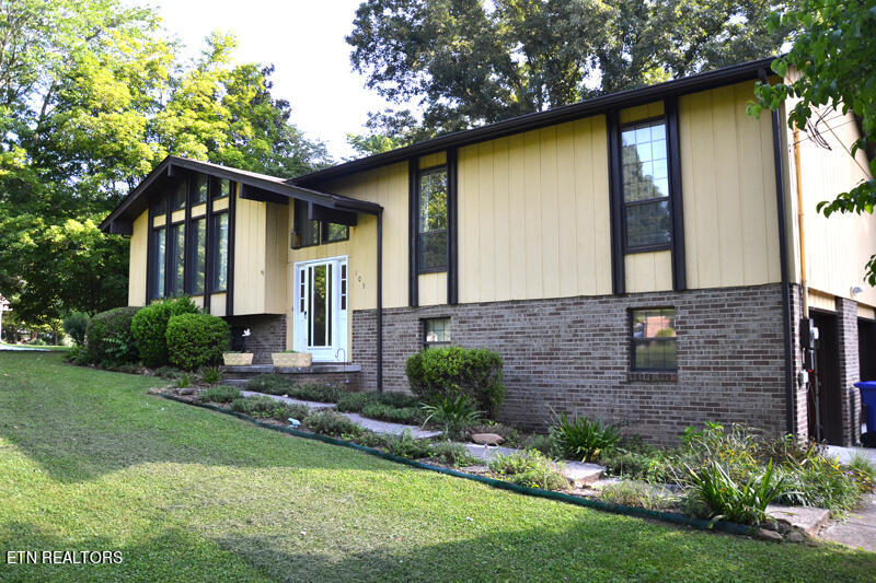 103 Apache Lane