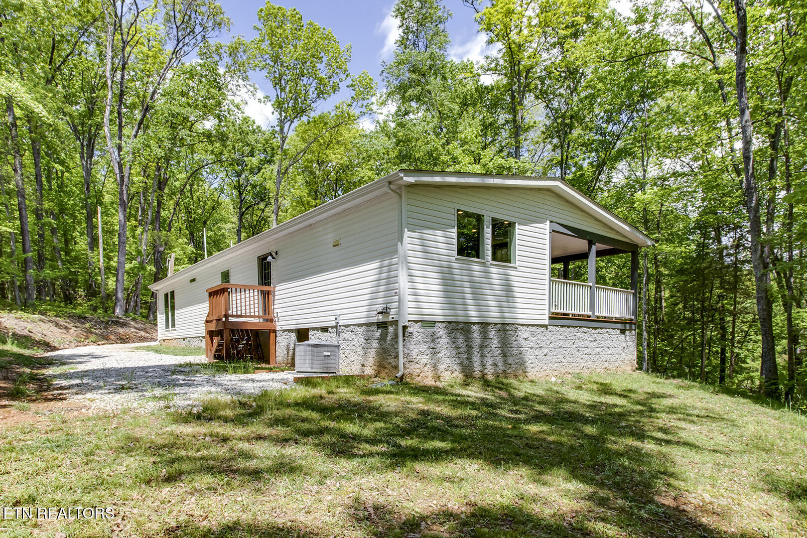 215 Eastwood Rd