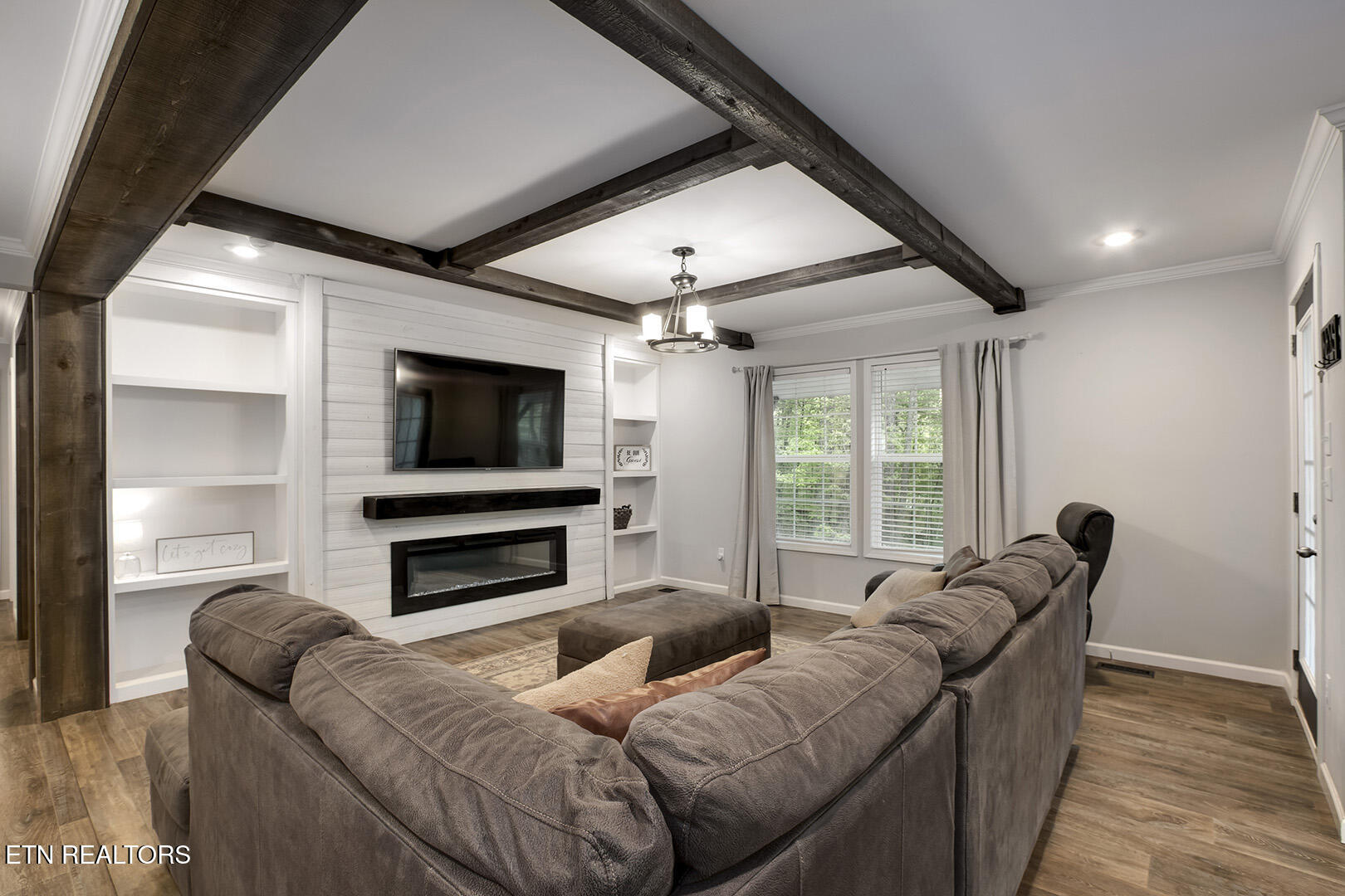215 Eastwood Rd