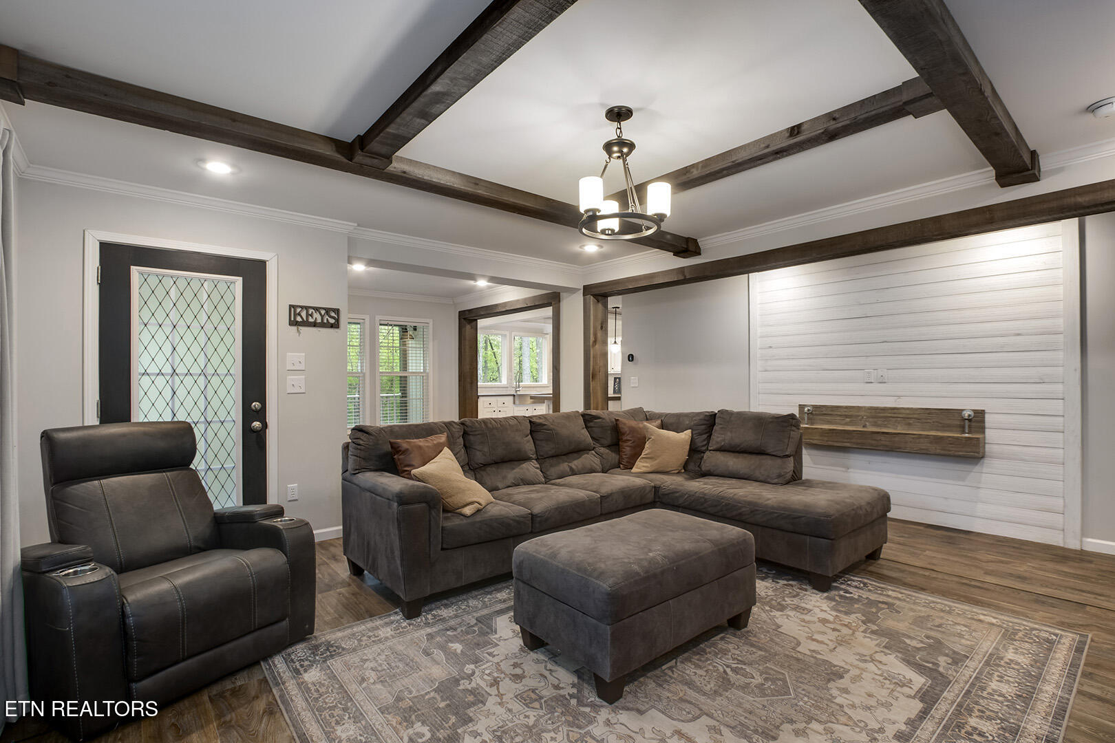 215 Eastwood Rd