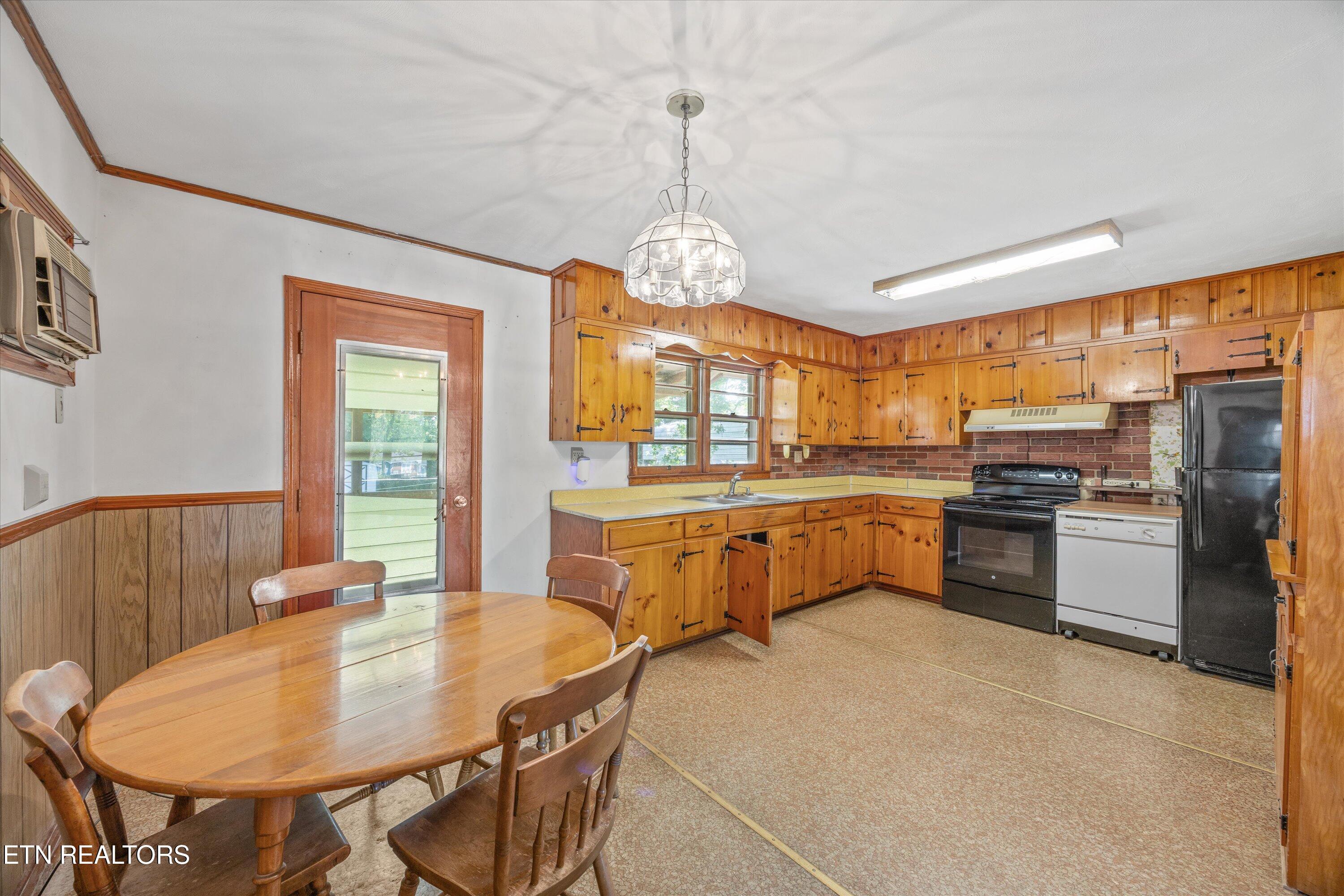 107 Hillcrest Lane