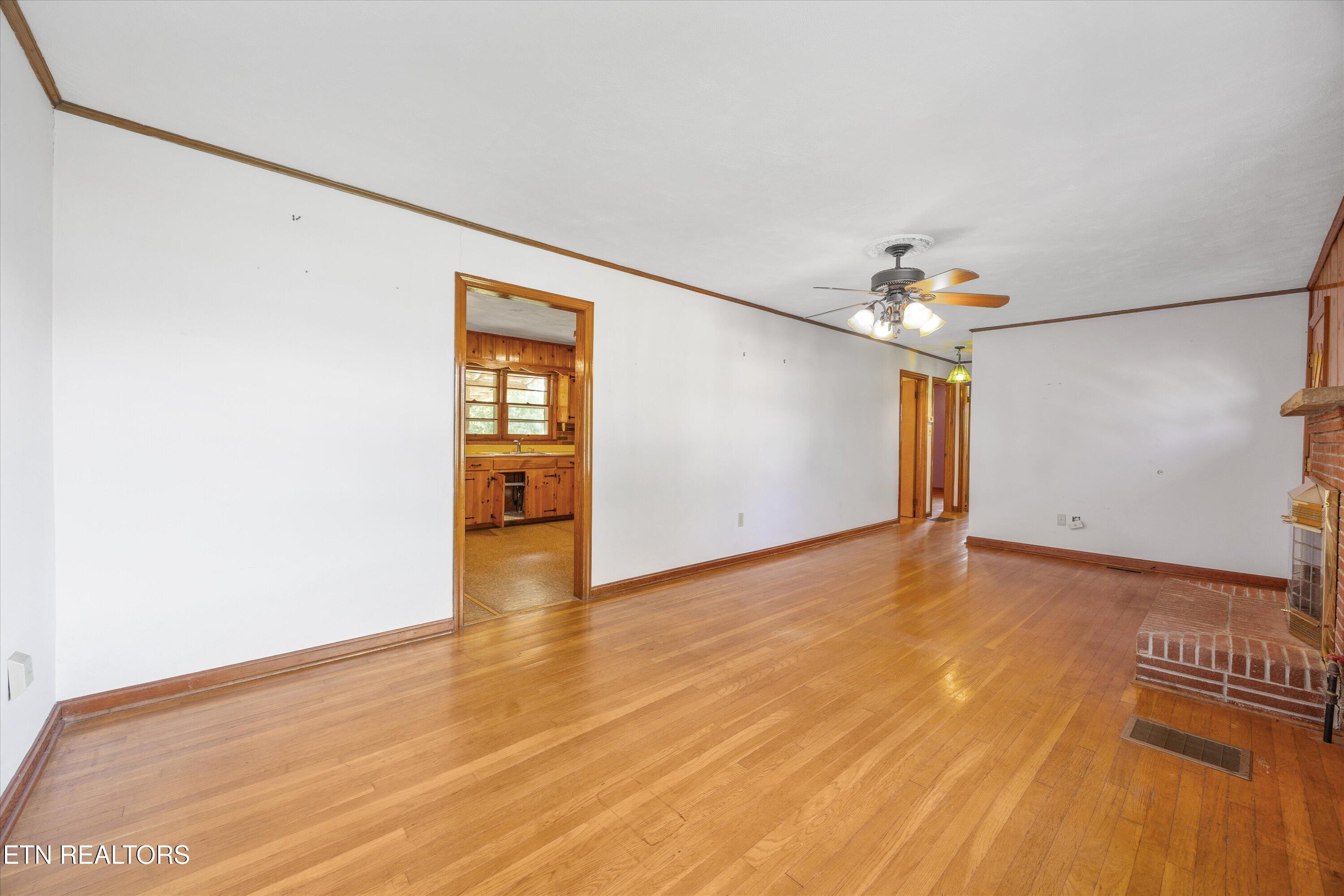 107 Hillcrest Lane