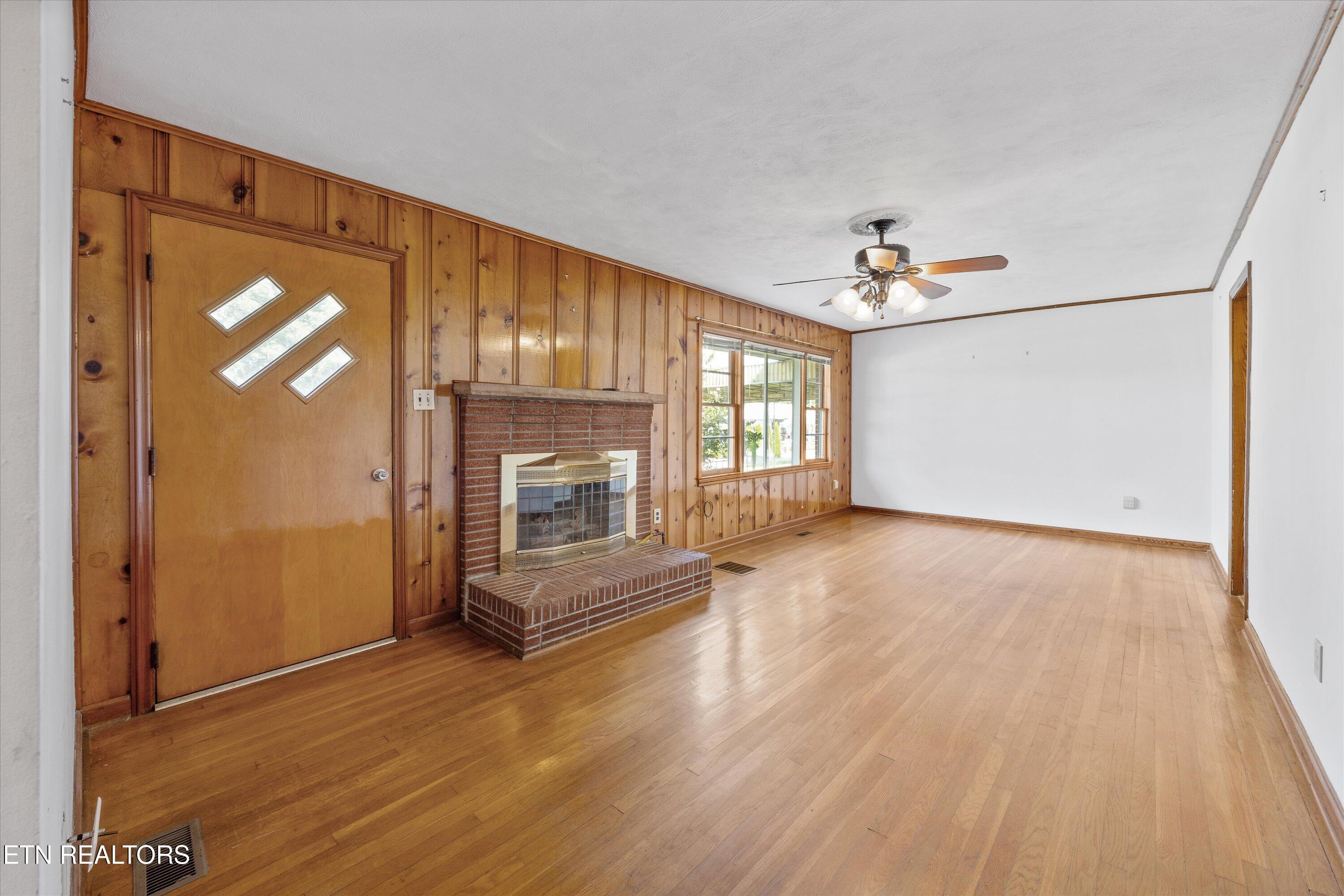 107 Hillcrest Lane