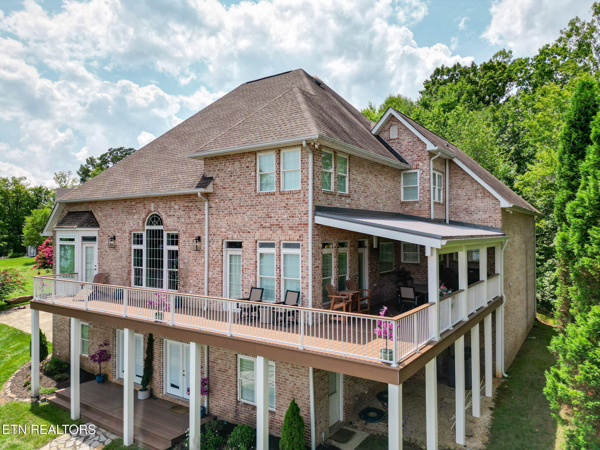 231 Holiday Point Drive