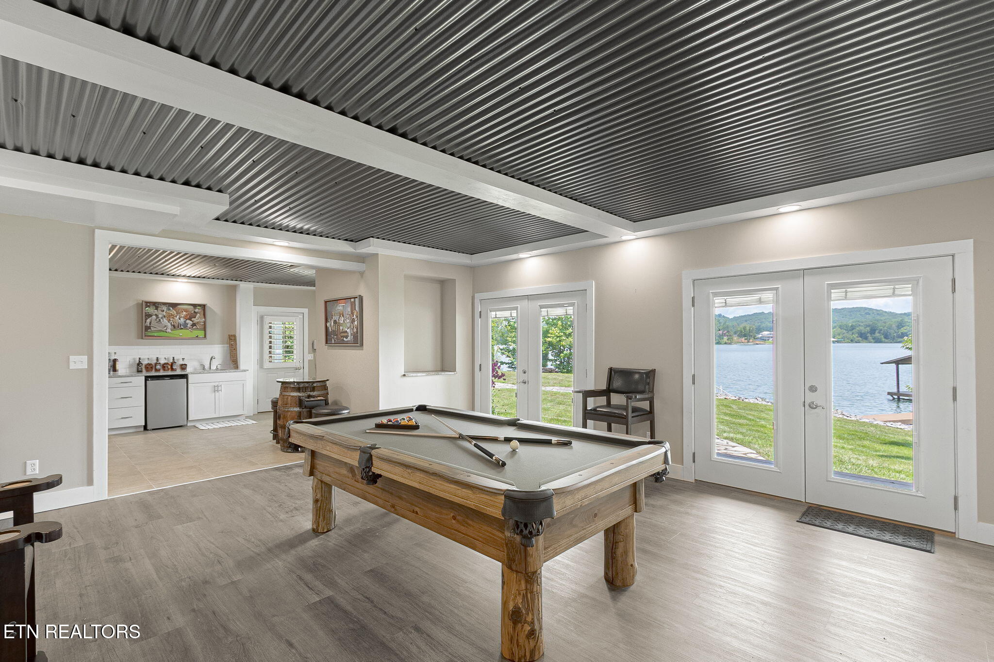 231 Holiday Point Drive