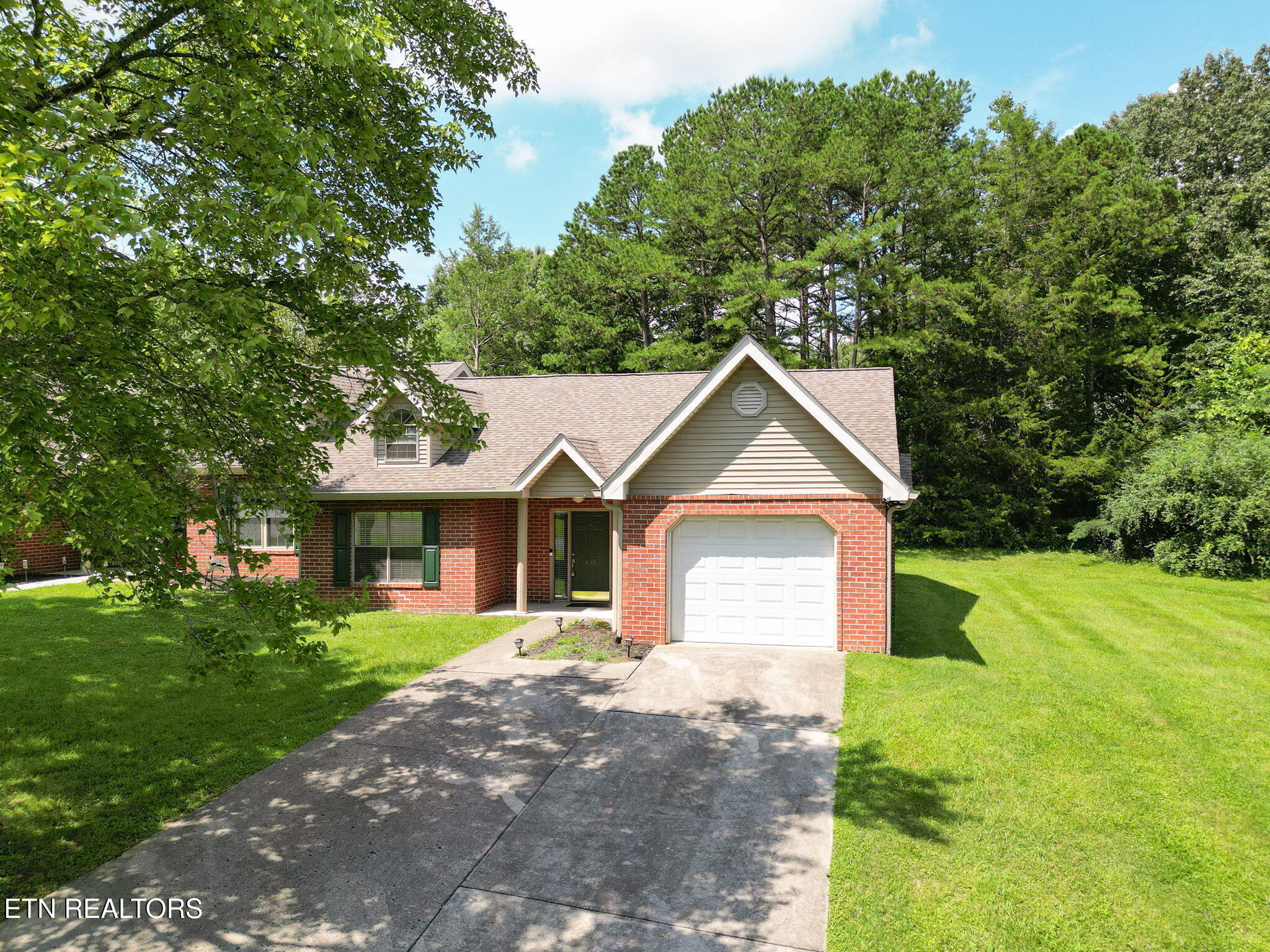 826 Gresham Rd