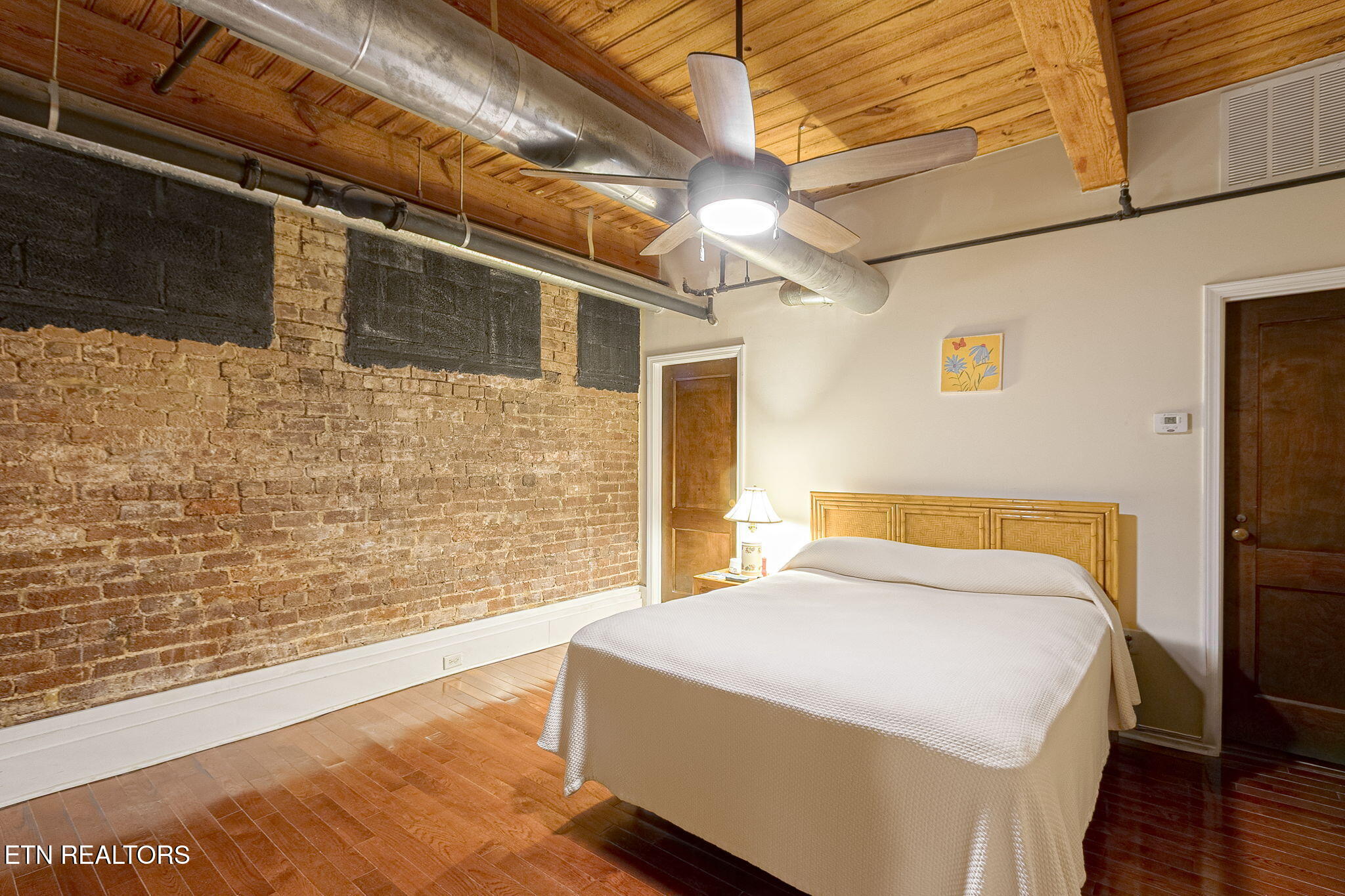 1060 Worlds Fair Park Drive 16