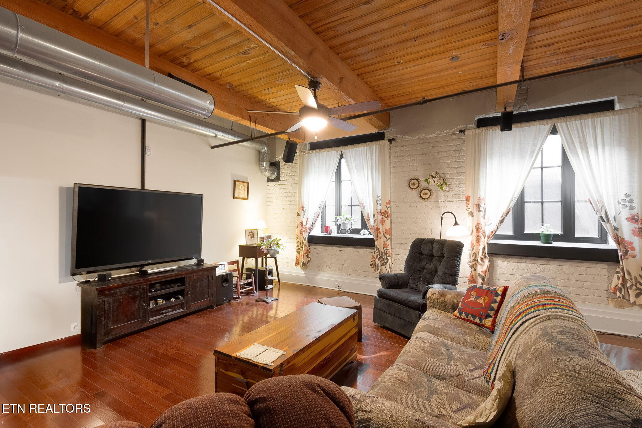 1060 Worlds Fair Park Drive 16