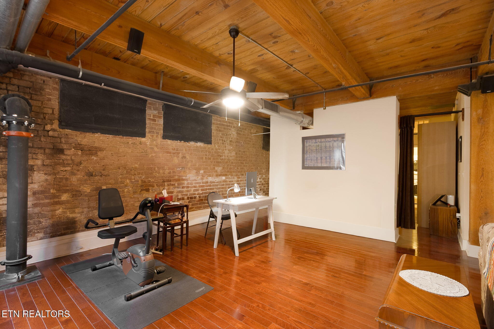 1060 Worlds Fair Park Drive 16