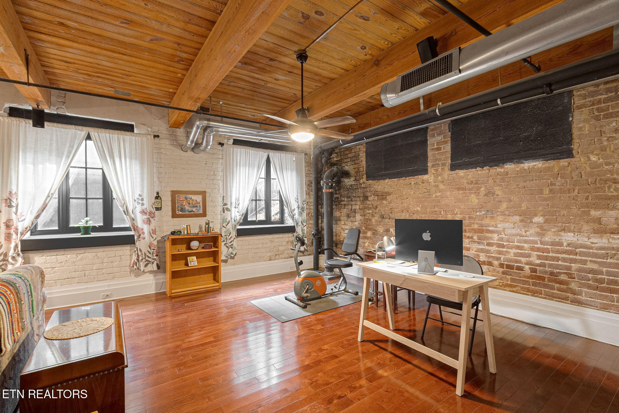 1060 Worlds Fair Park Drive 16