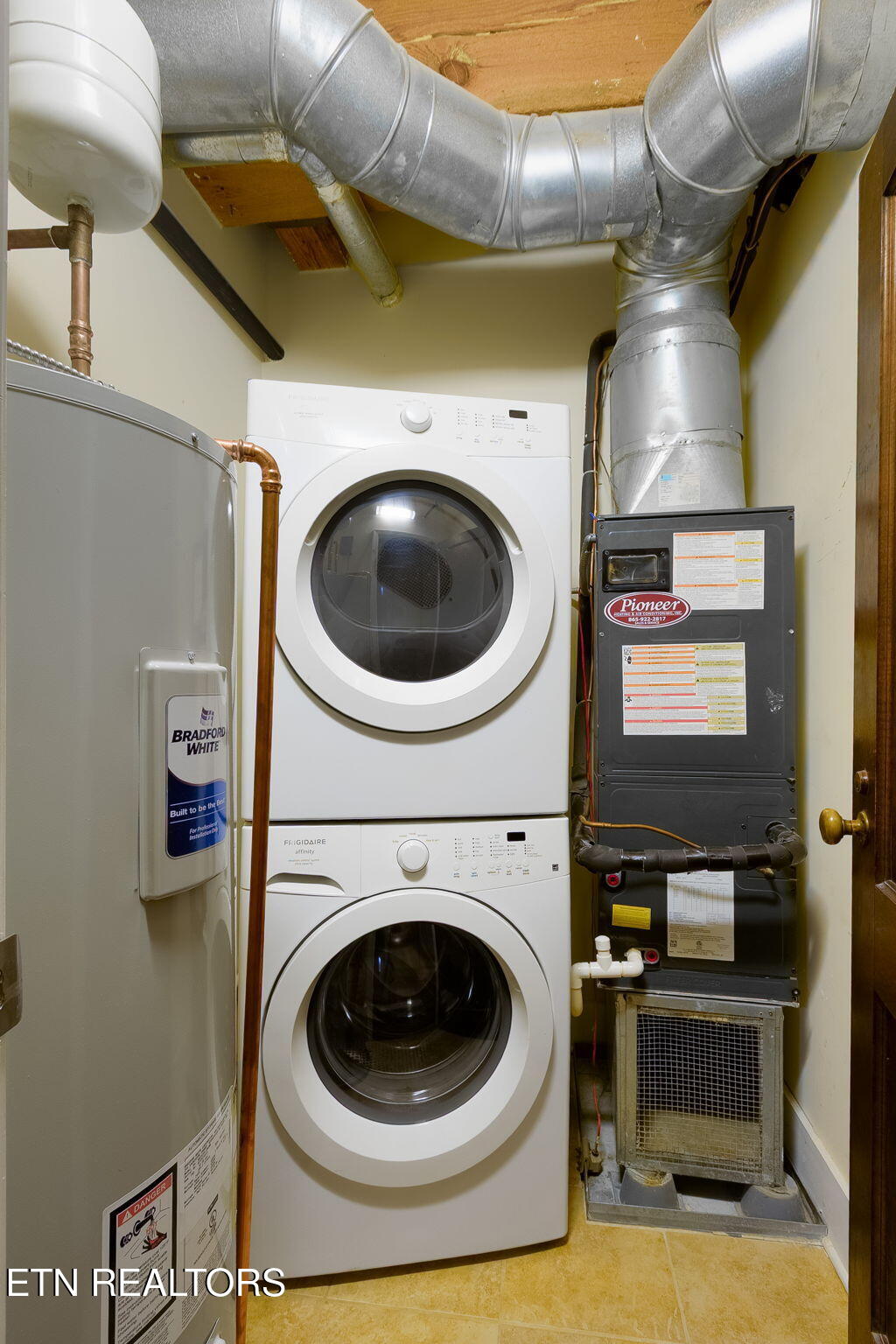 1060 Worlds Fair Park Drive 16