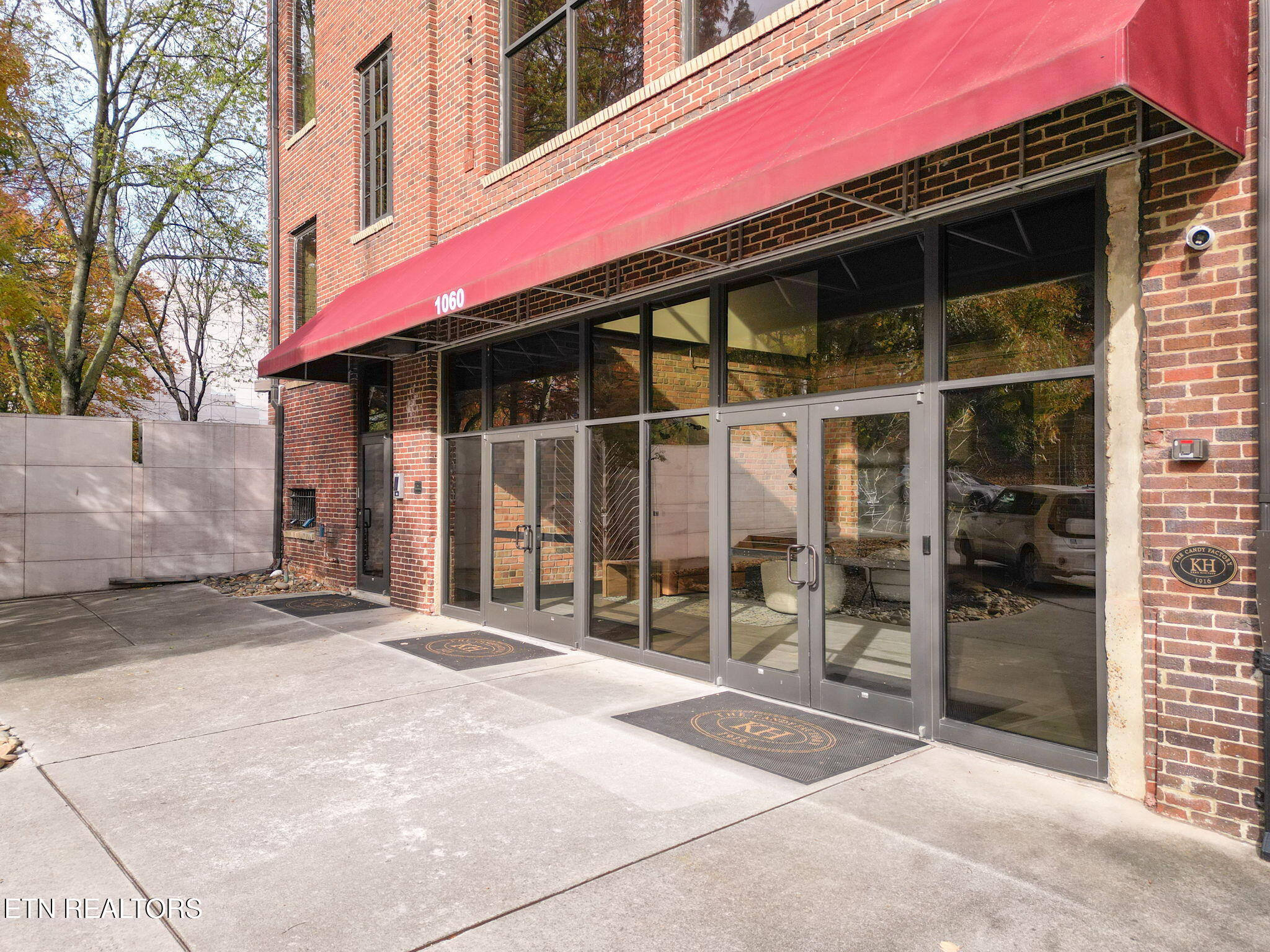 1060 Worlds Fair Park Drive 16