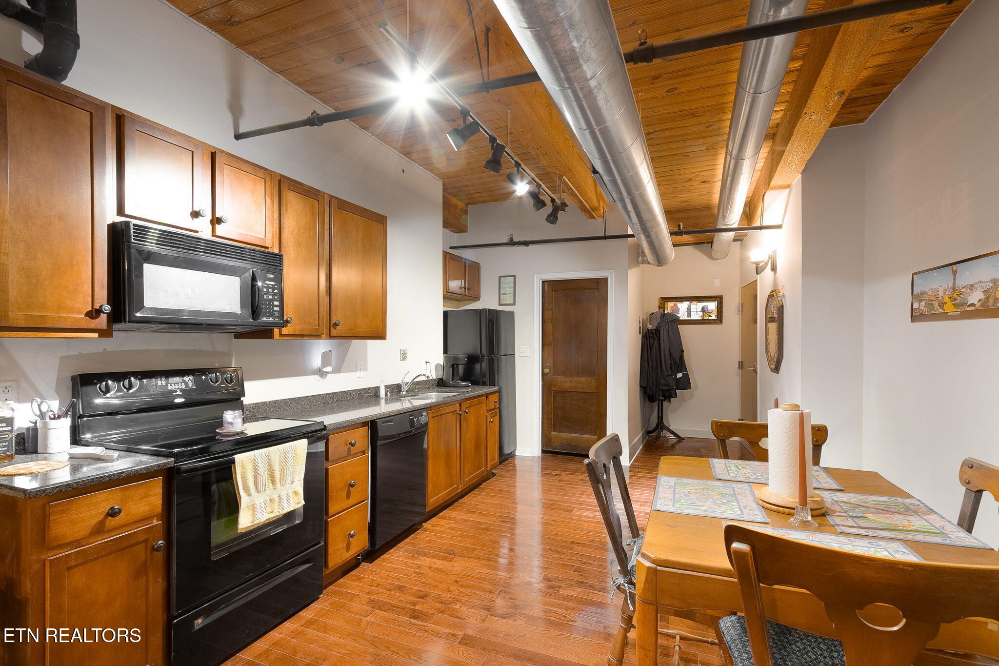 1060 Worlds Fair Park Drive 16