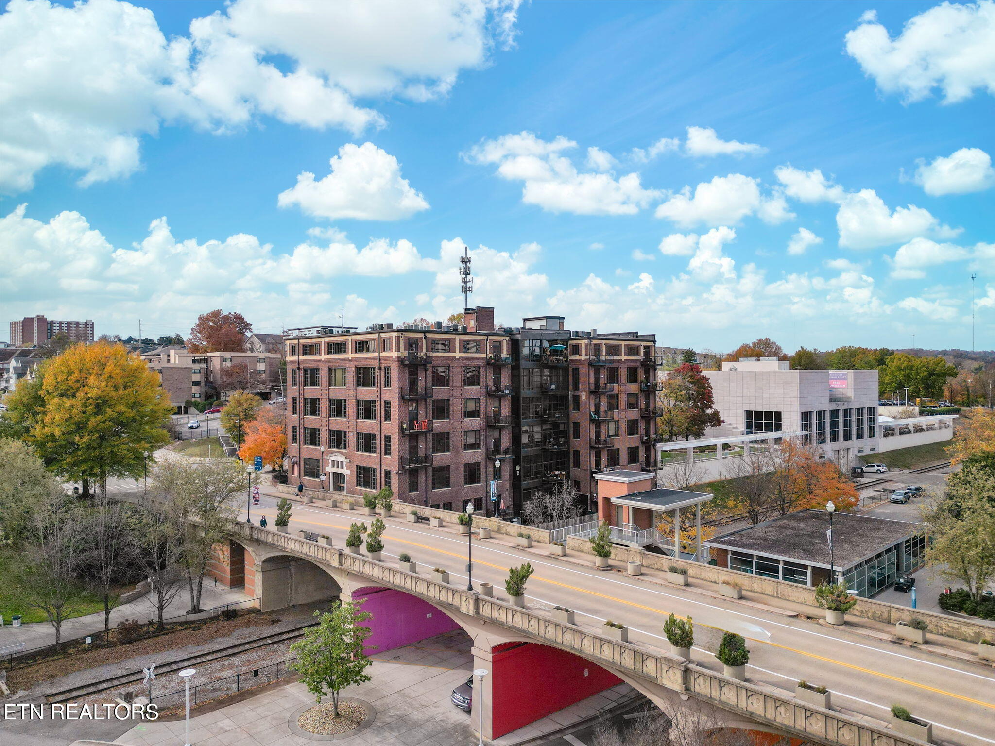 1060 Worlds Fair Park Drive 16