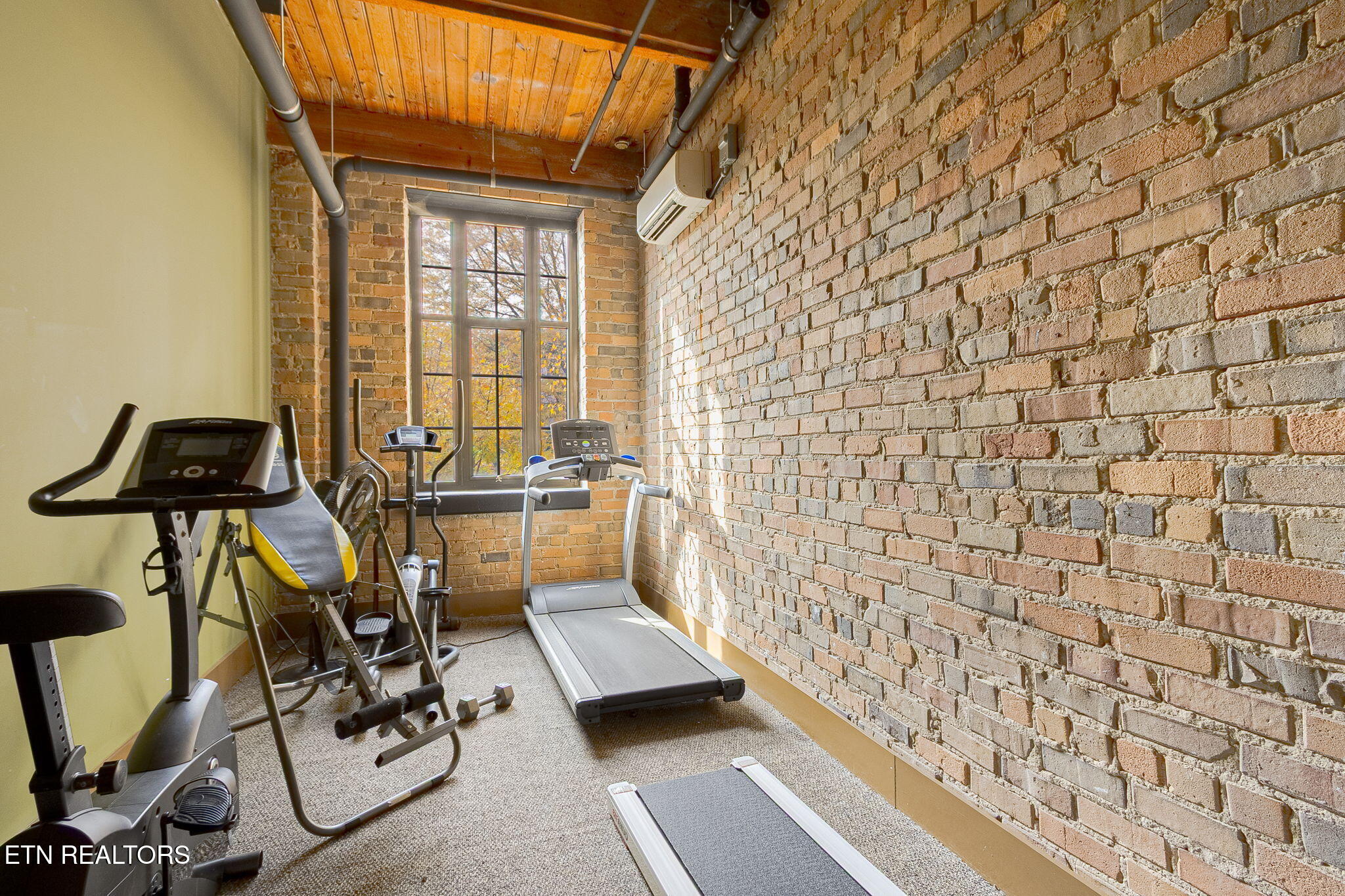 1060 Worlds Fair Park Drive 16