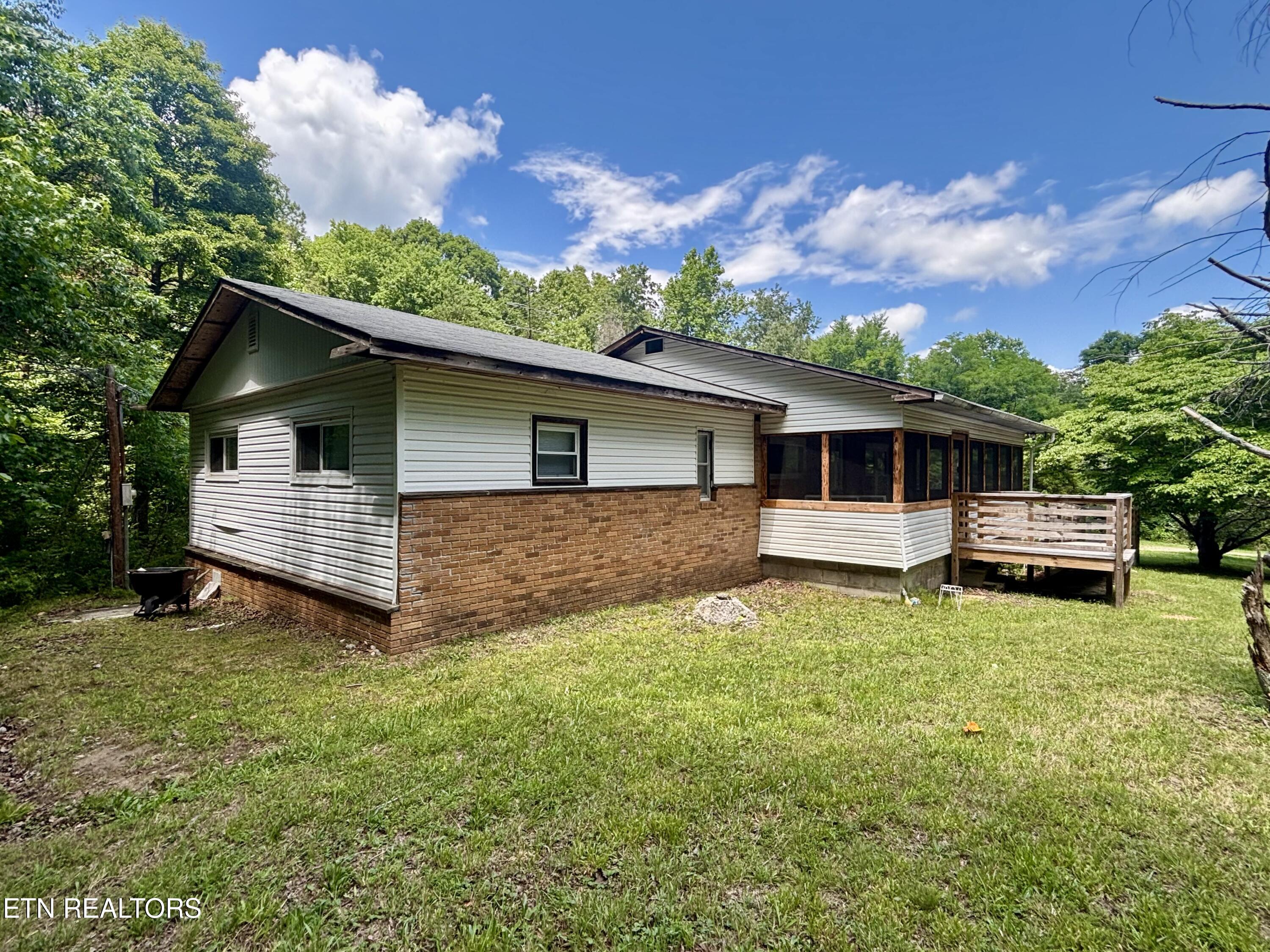 194 Woody Lane