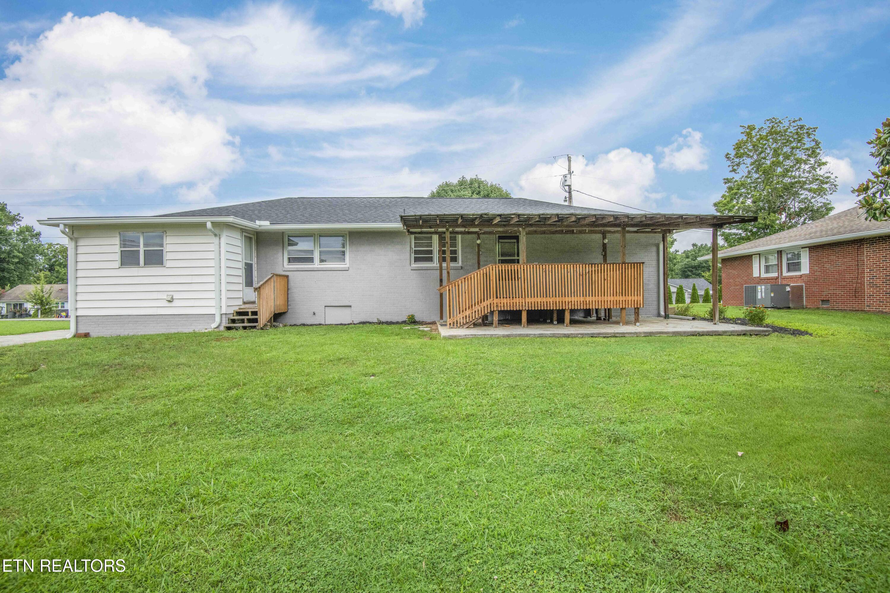 107 Hillcrest Lane