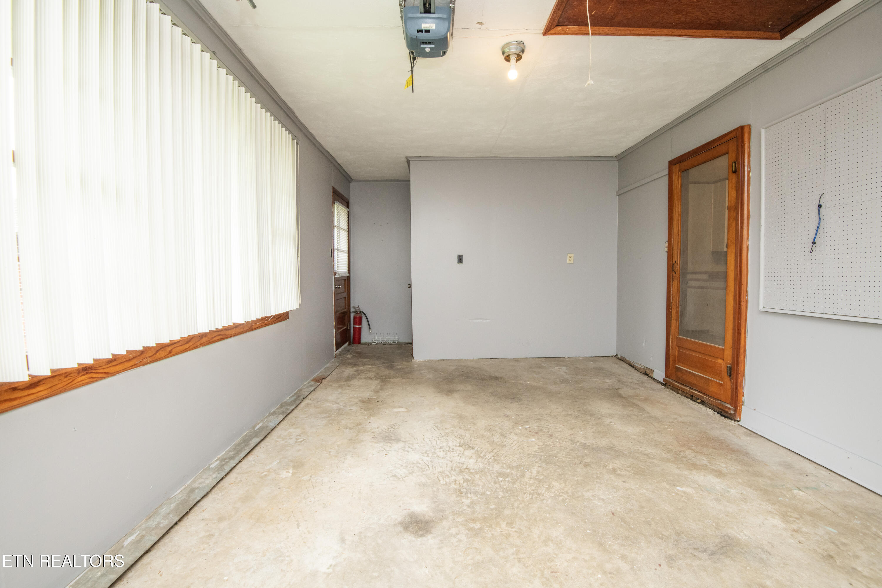 107 Hillcrest Lane