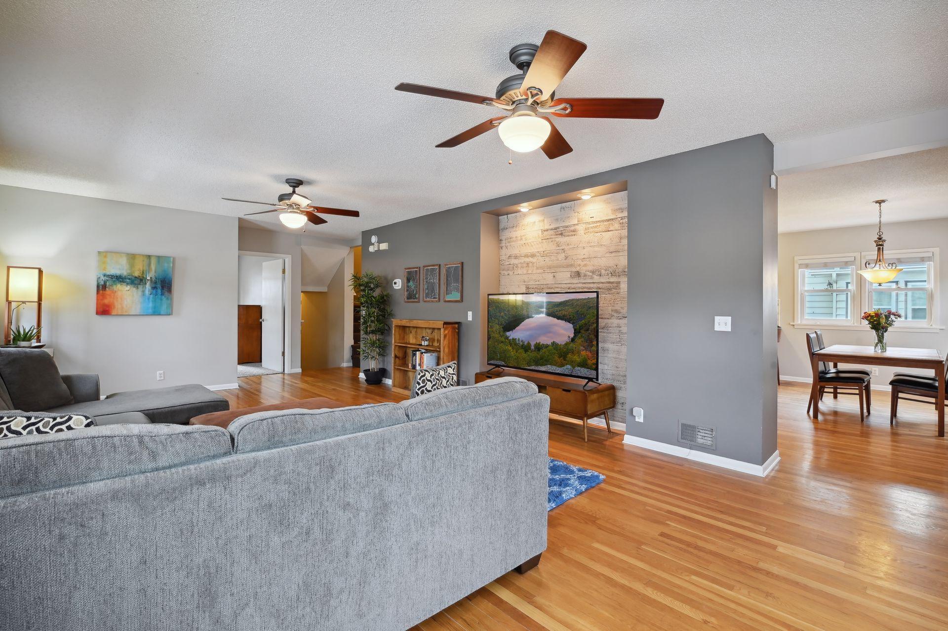 303 E Diamond Lake Road