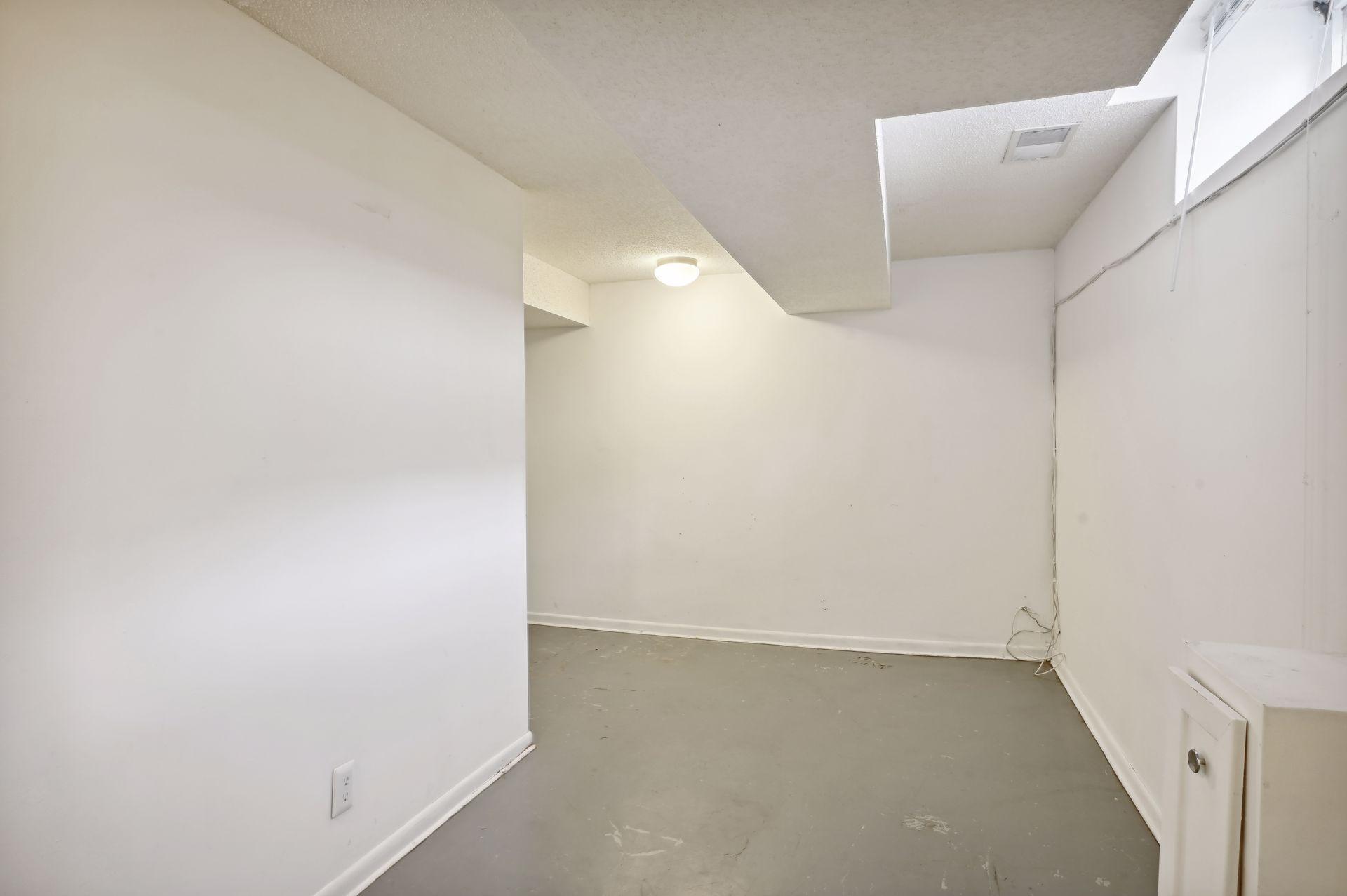 303 E Diamond Lake Road