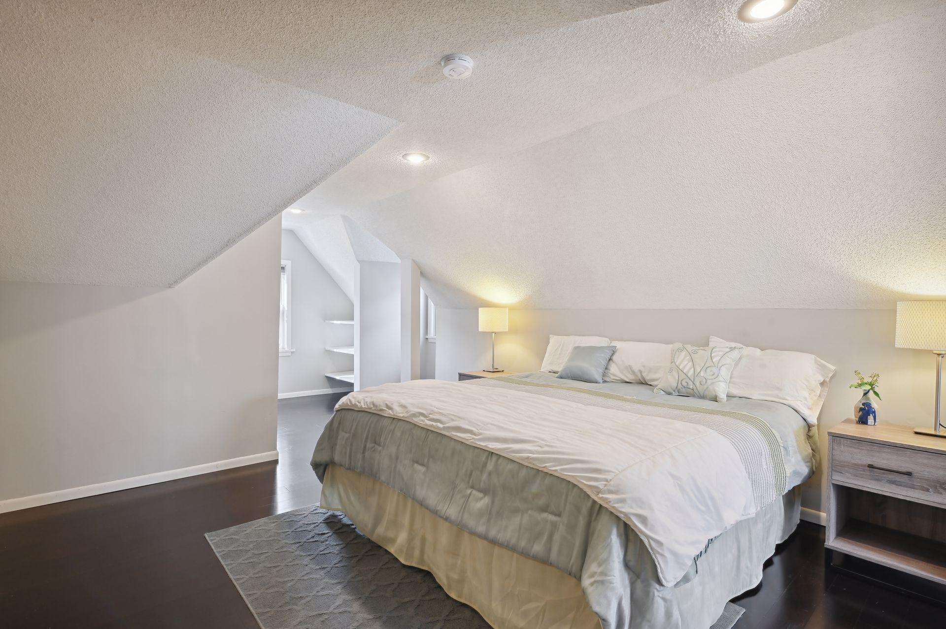 303 E Diamond Lake Road