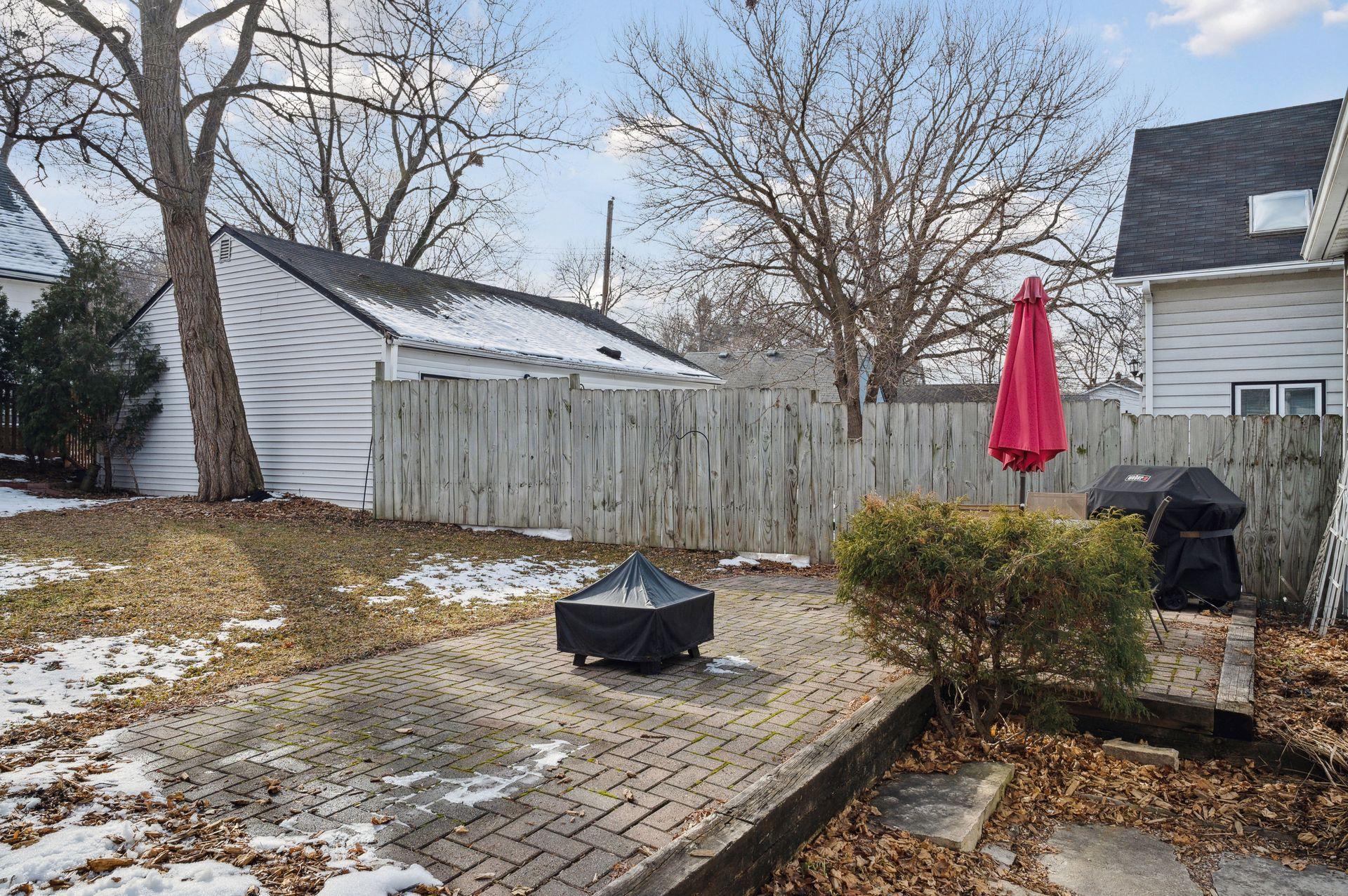 303 E Diamond Lake Road