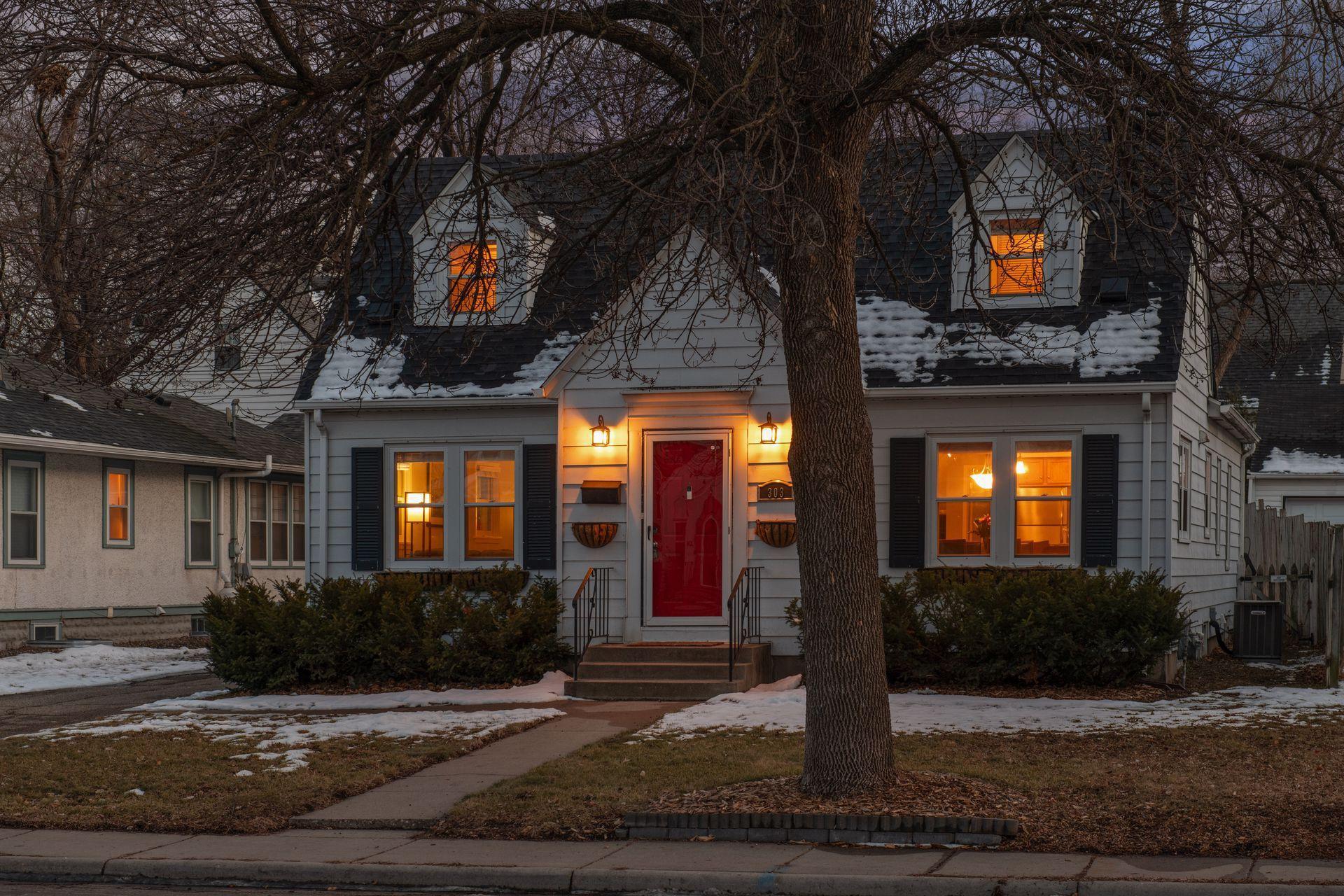 303 E Diamond Lake Road