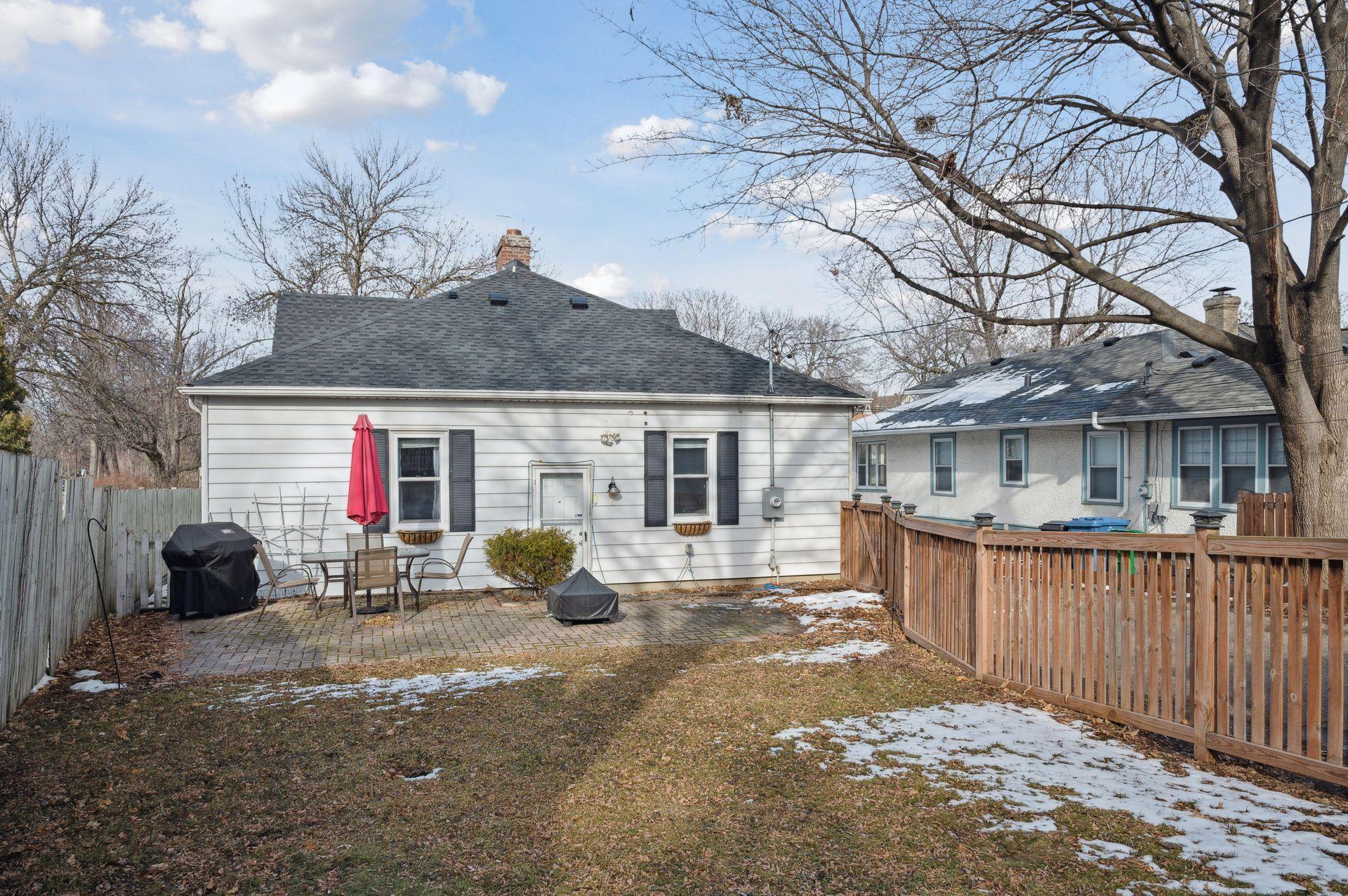 303 E Diamond Lake Road