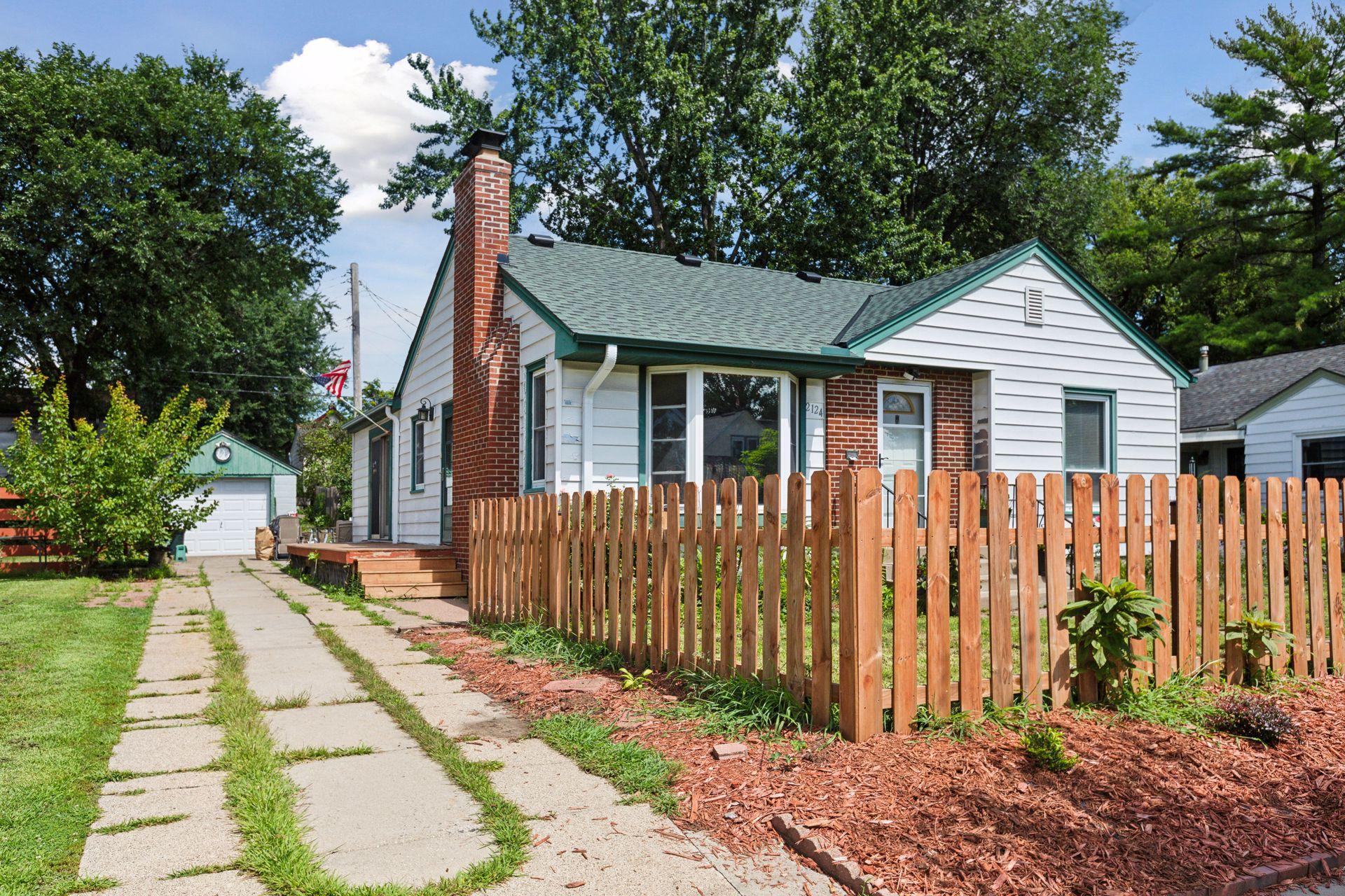 2124 E 36 1/2 Street