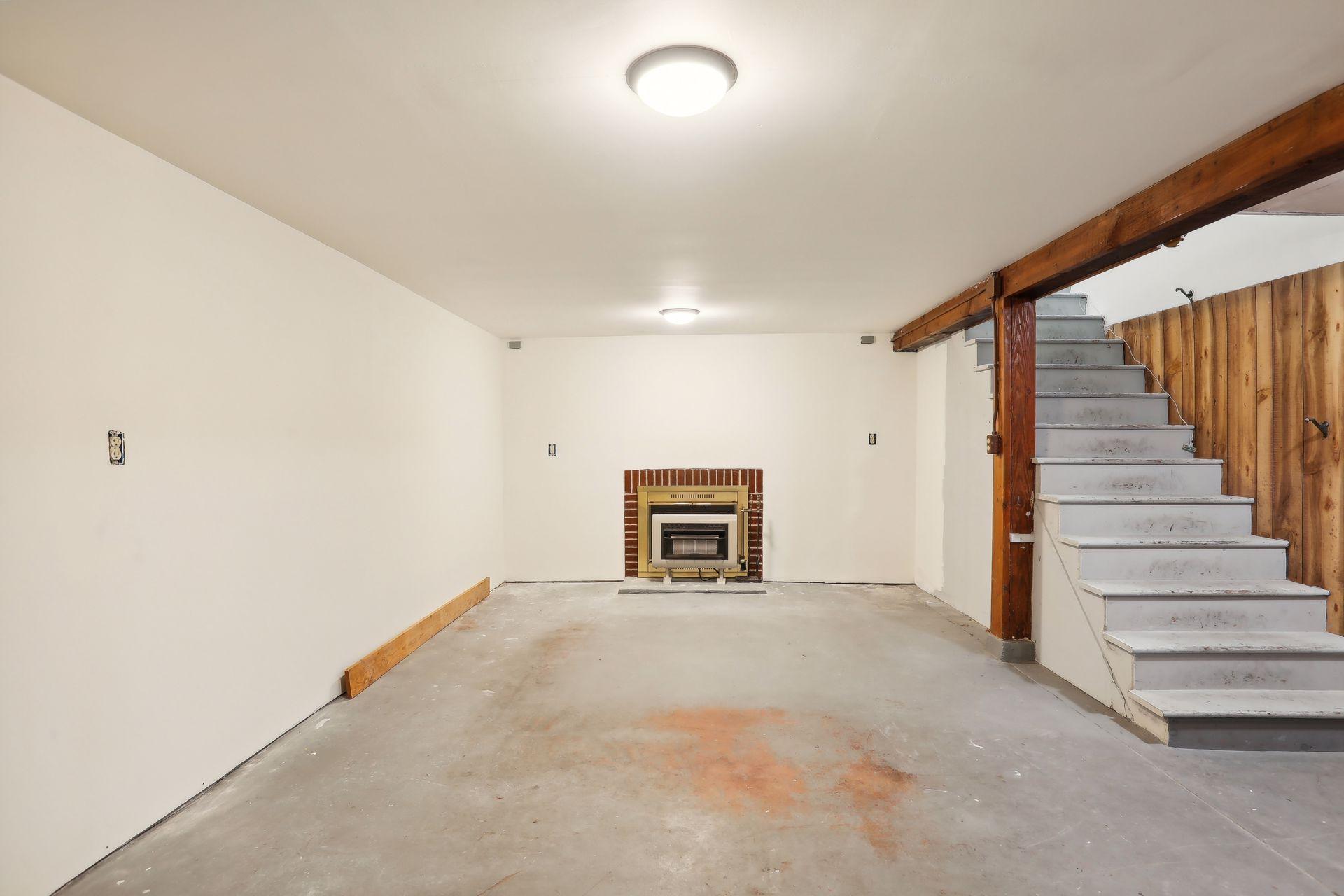 2124 E 36 1/2 Street