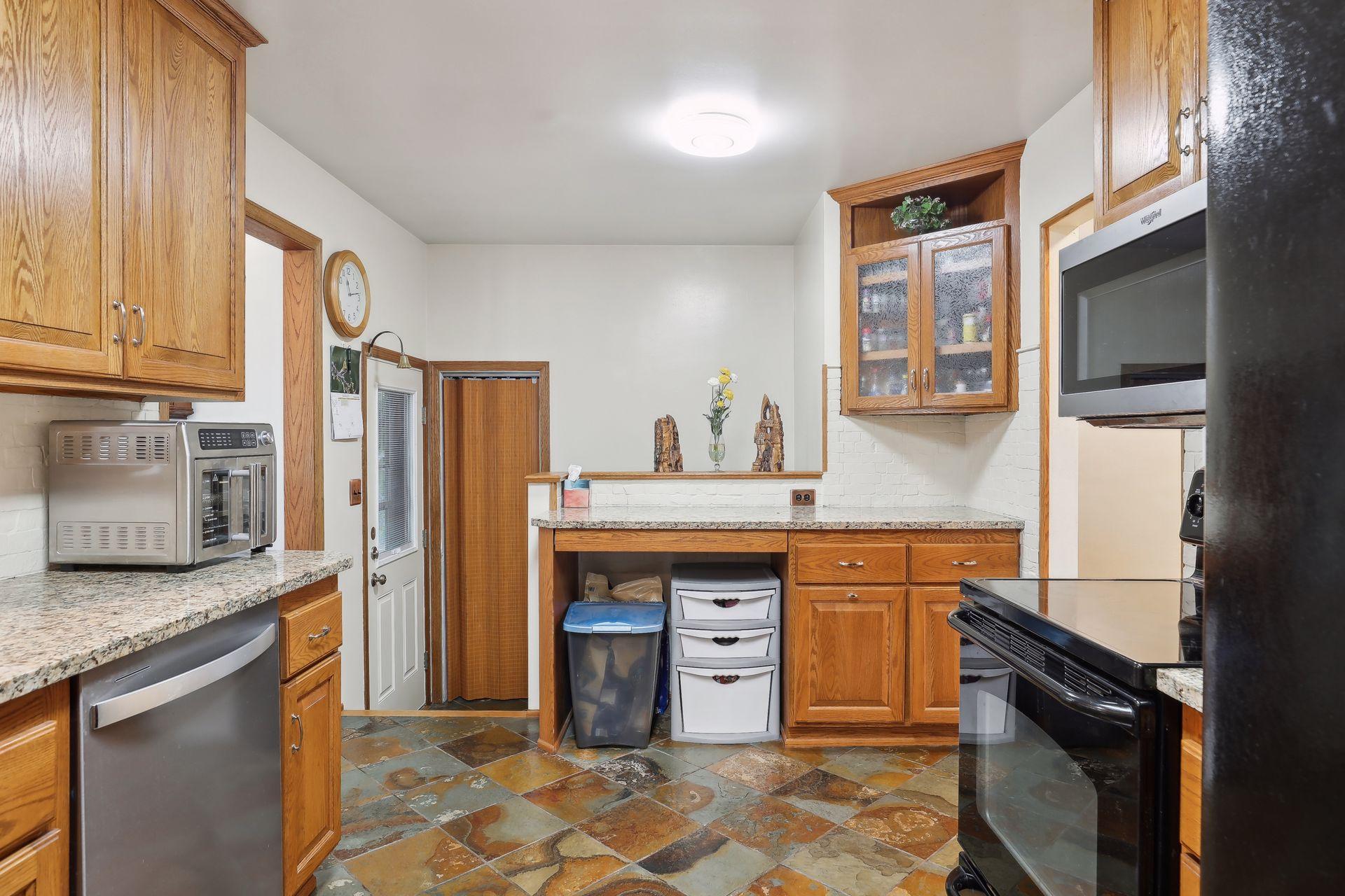3683 Glen Oaks Avenue