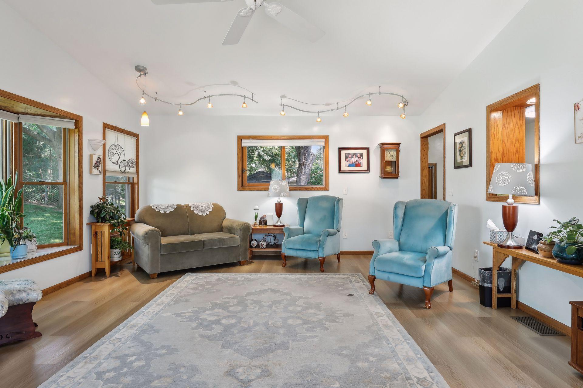 3683 Glen Oaks Avenue