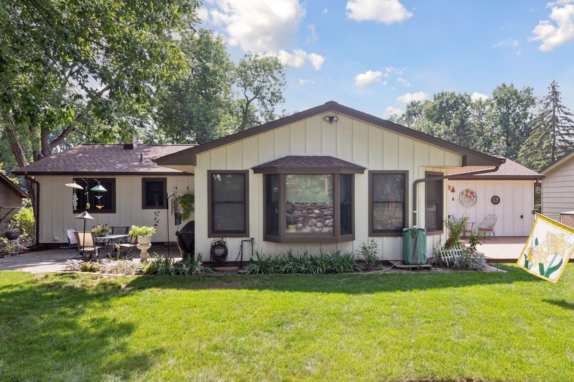 3683 Glen Oaks Avenue