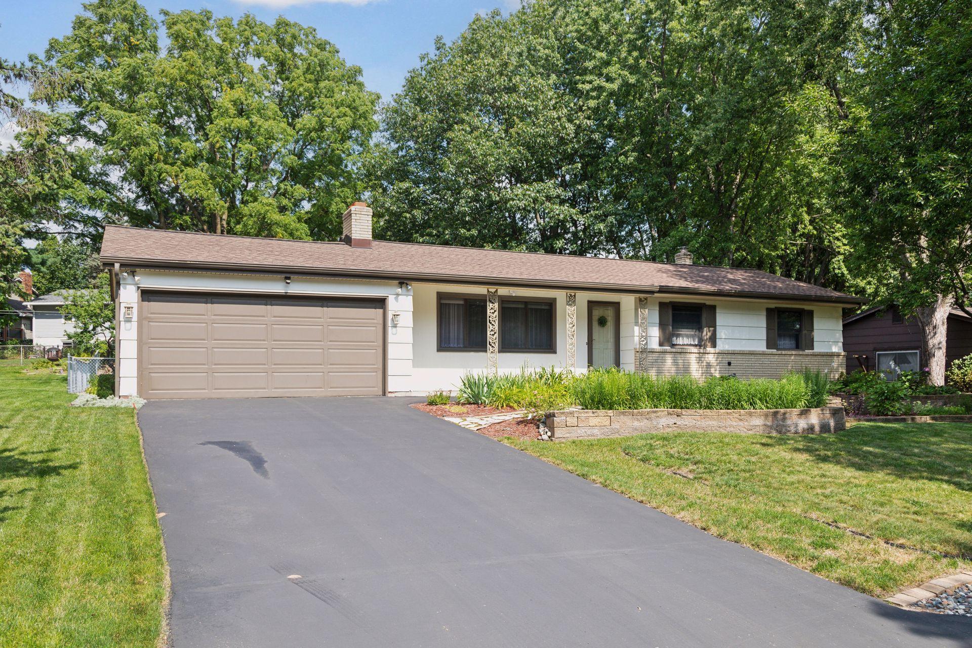 3683 Glen Oaks Avenue