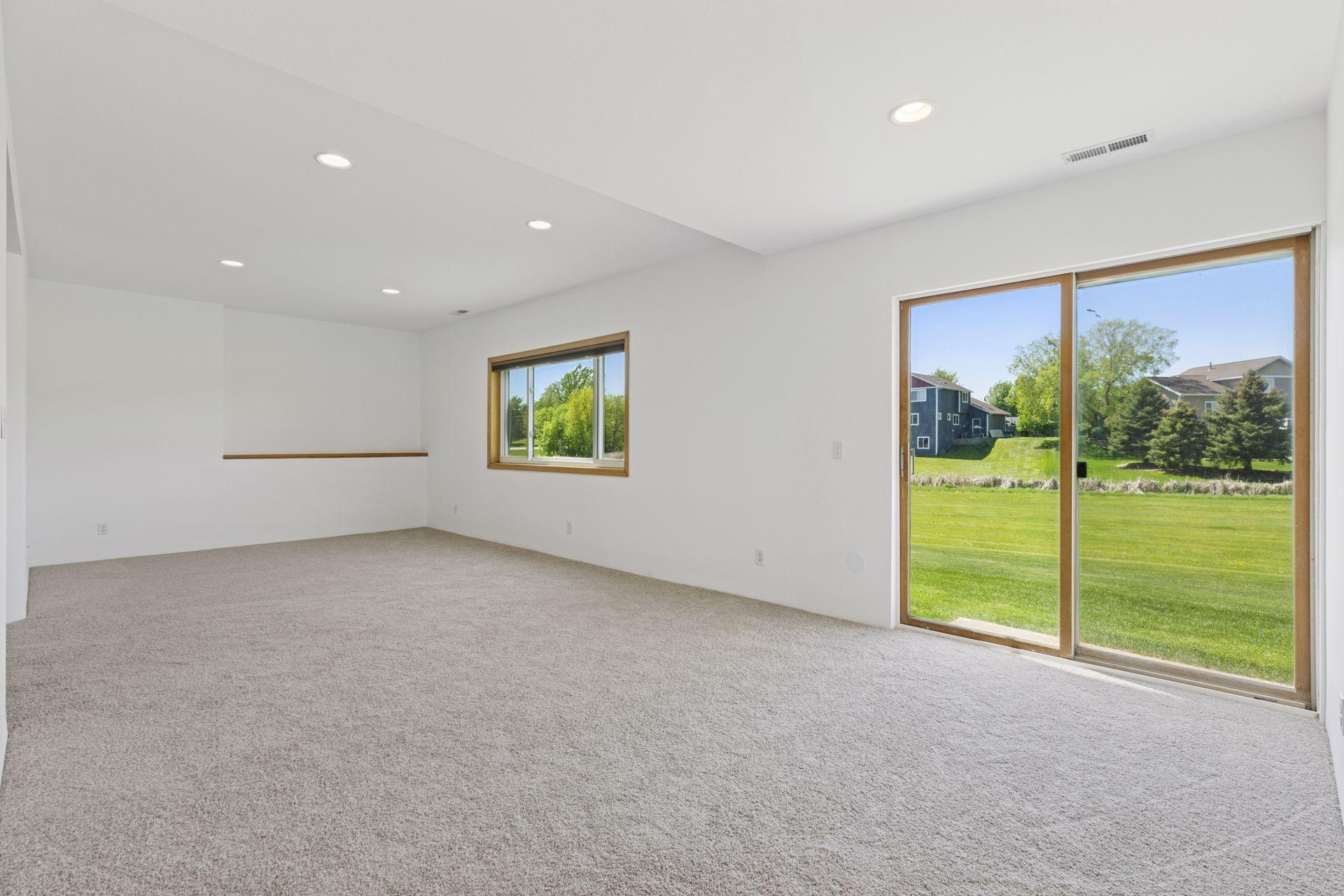 313 Maple Knoll Way NW