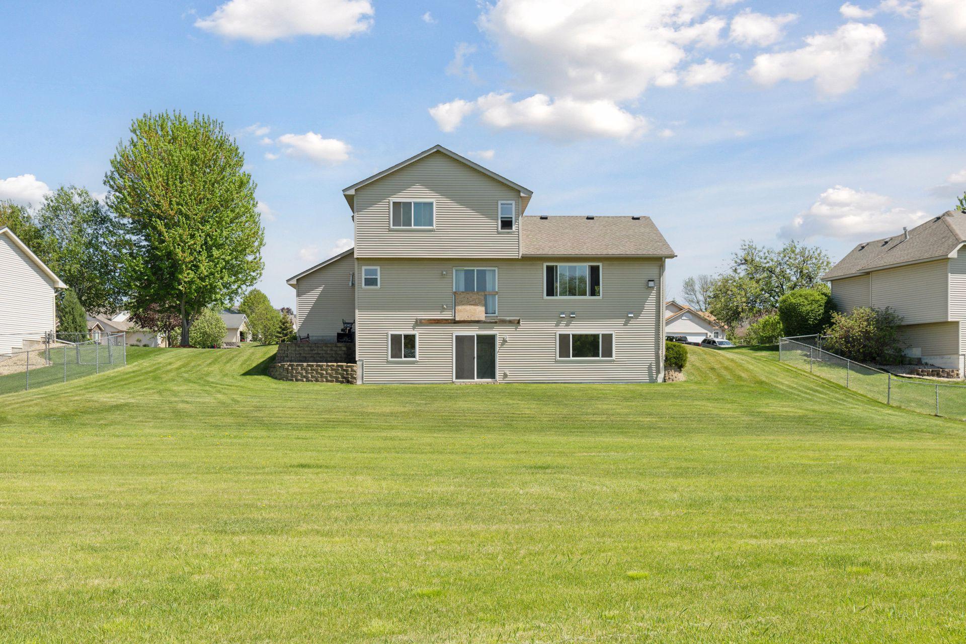 313 Maple Knoll Way NW