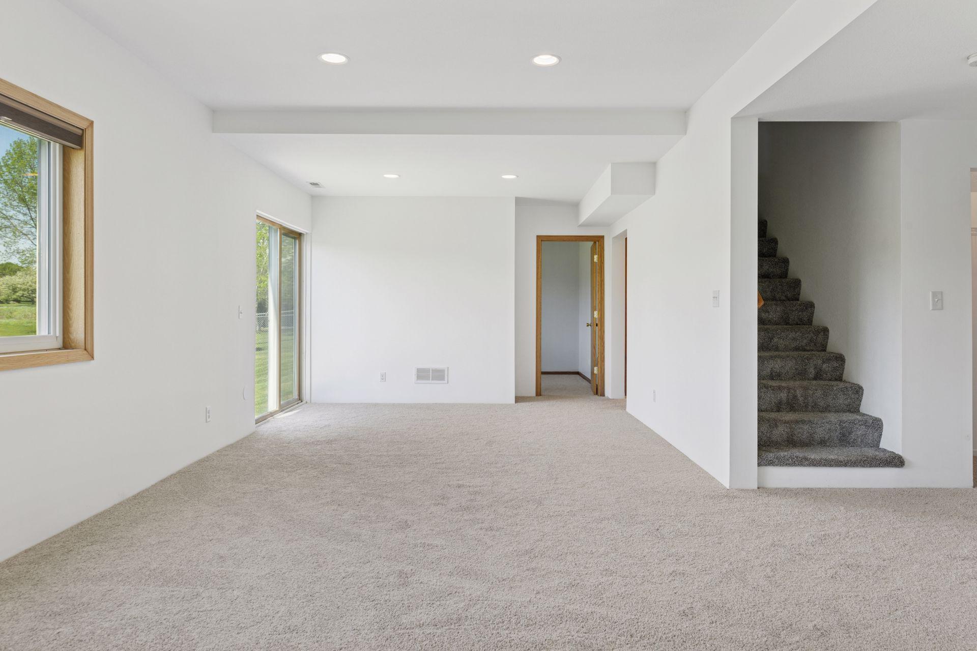 313 Maple Knoll Way NW