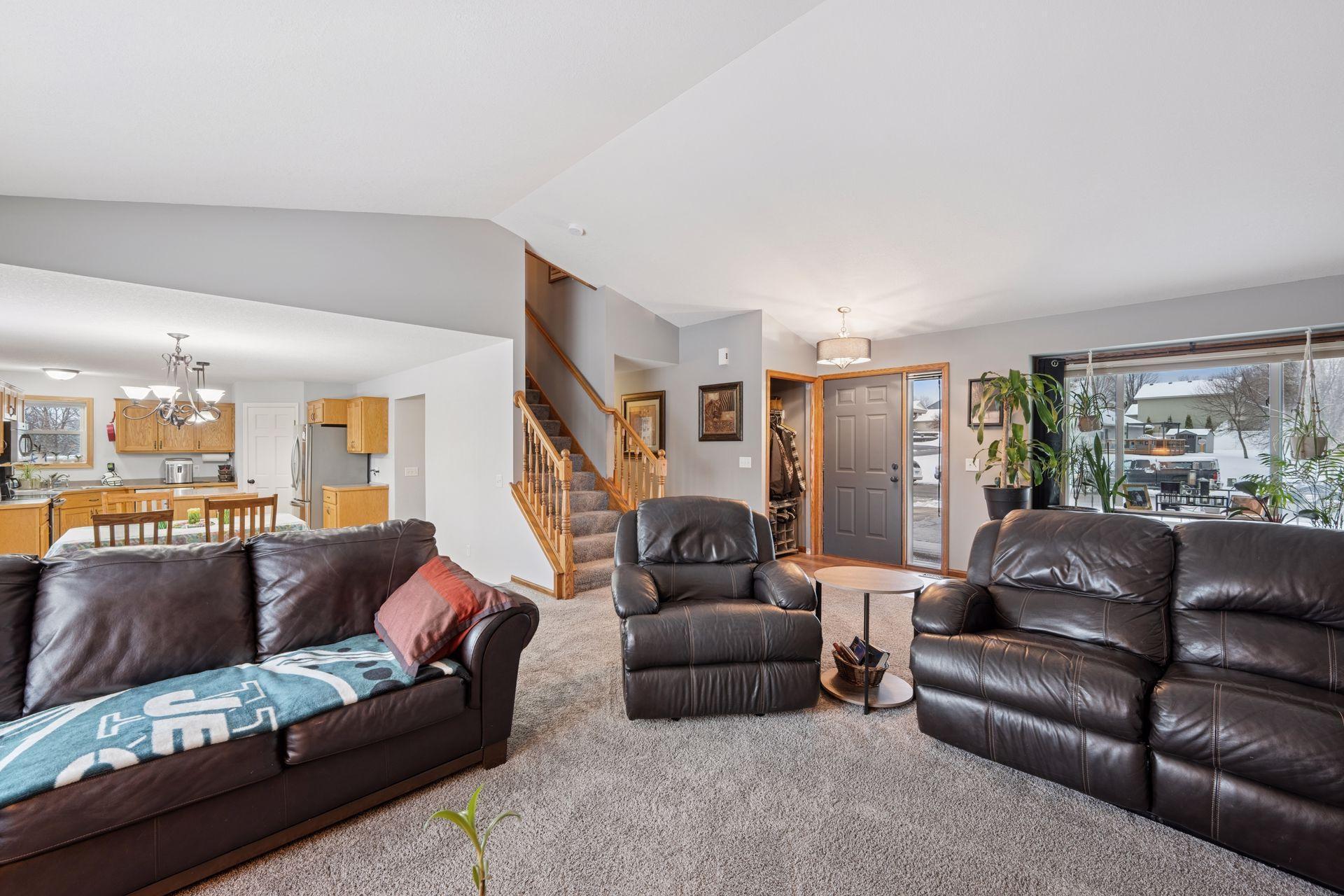 313 Maple Knoll Way NW