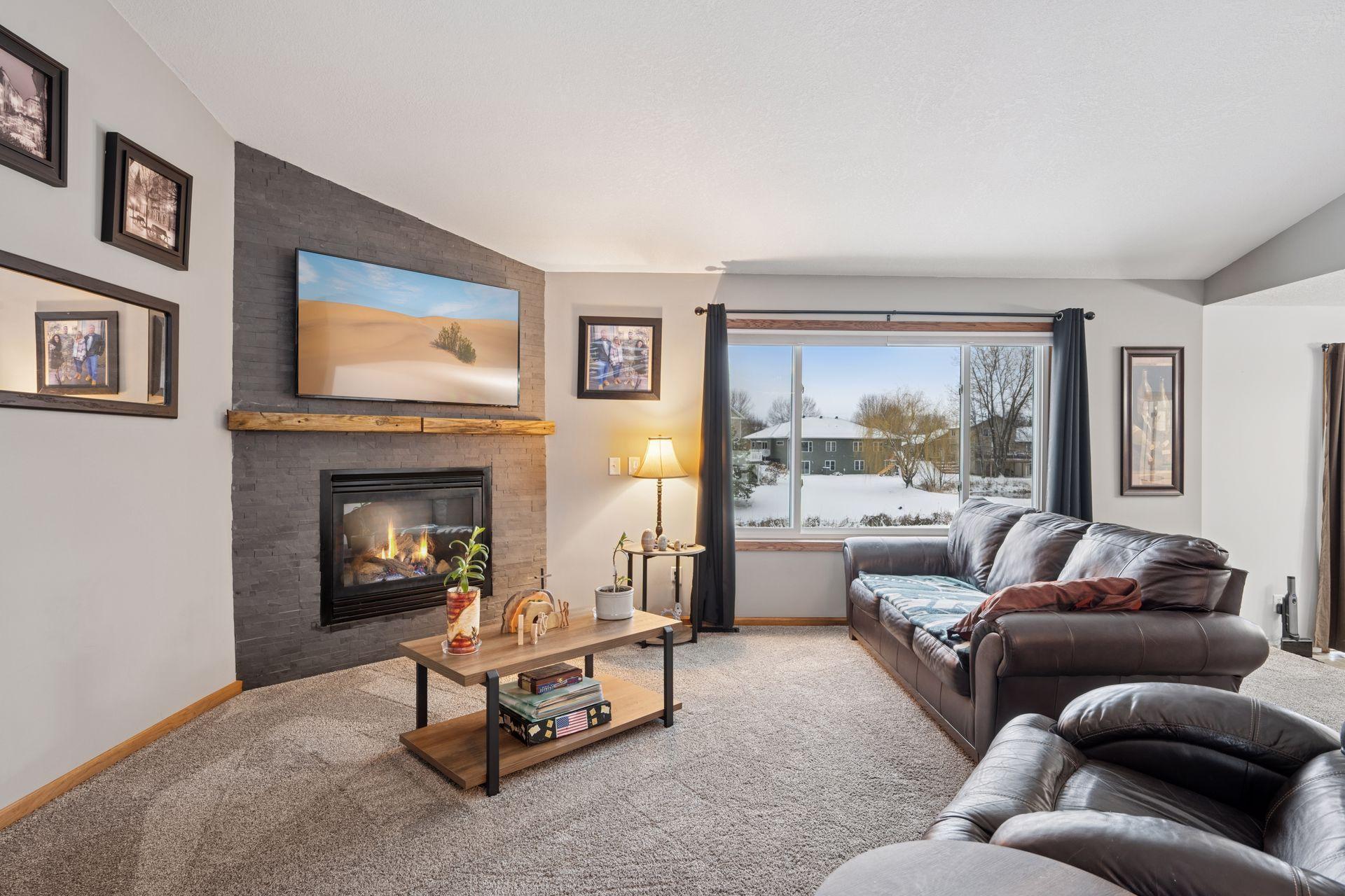 313 Maple Knoll Way NW