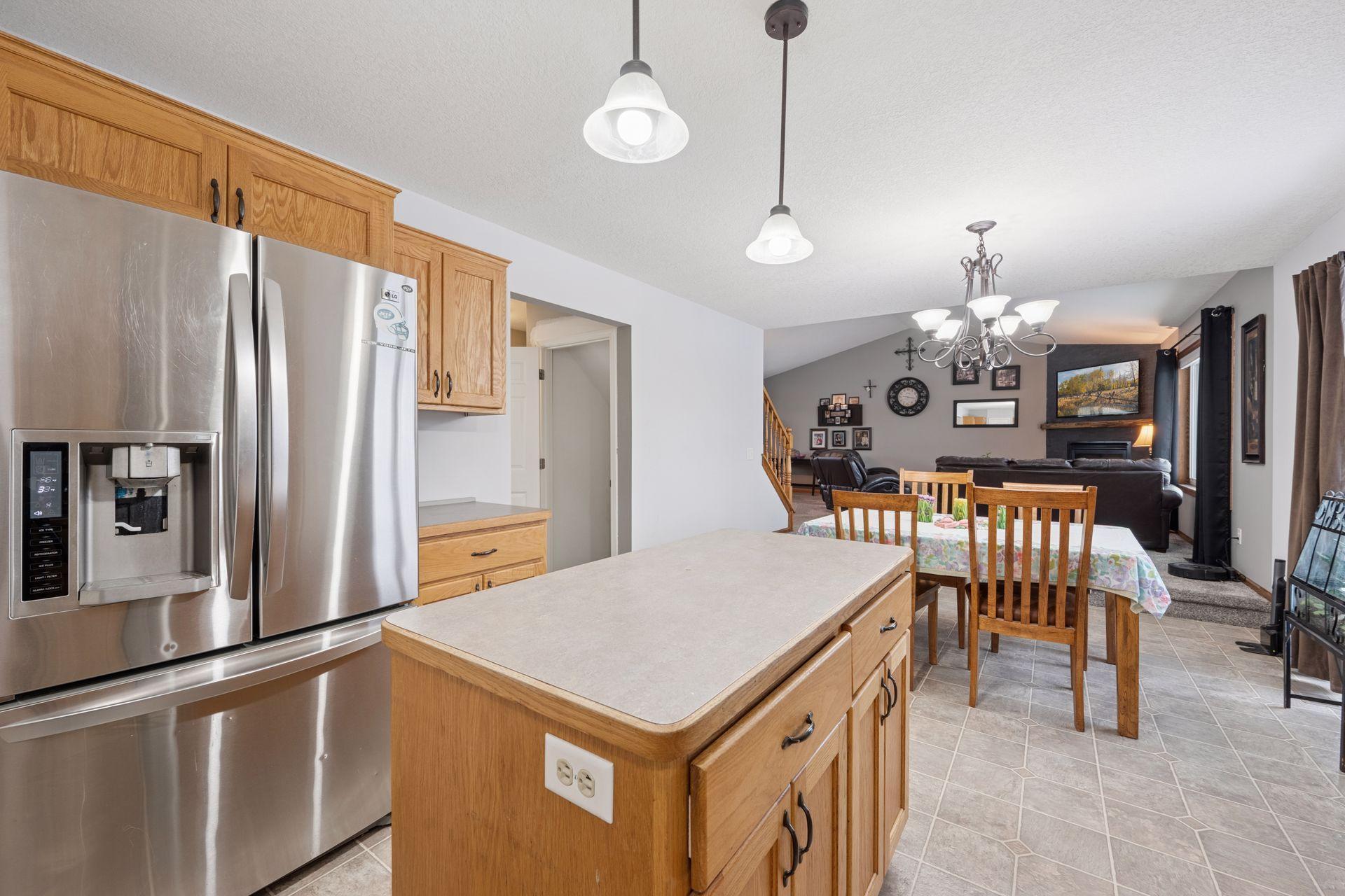 313 Maple Knoll Way NW