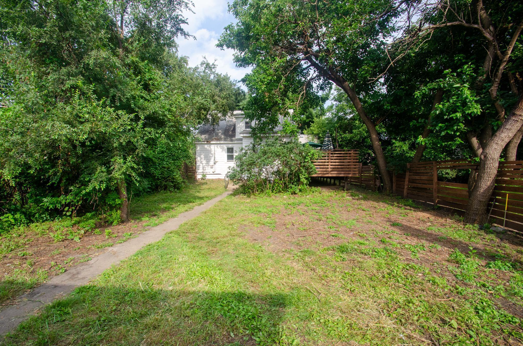 2518 University Avenue NE