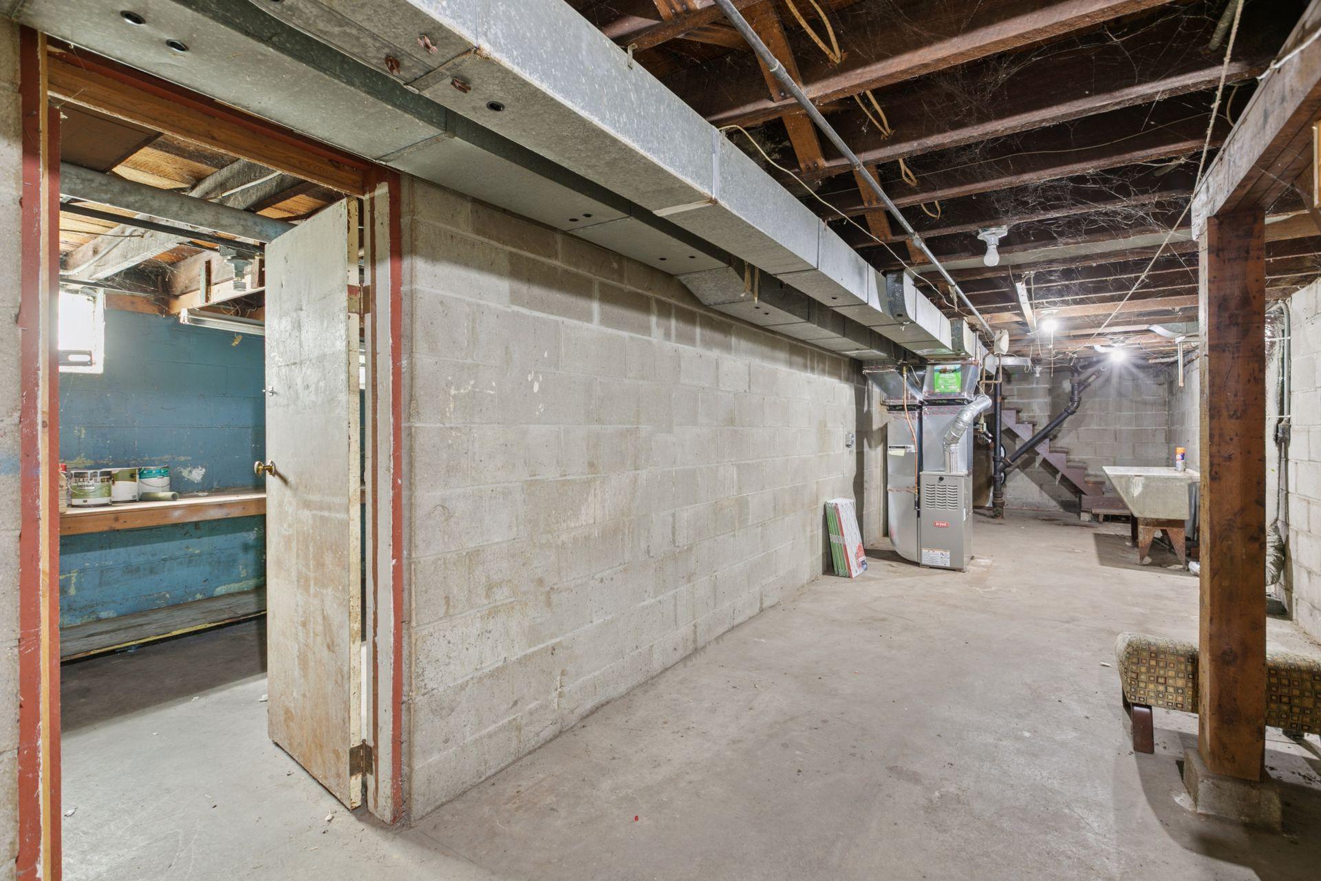 2410 Quincy Street NE