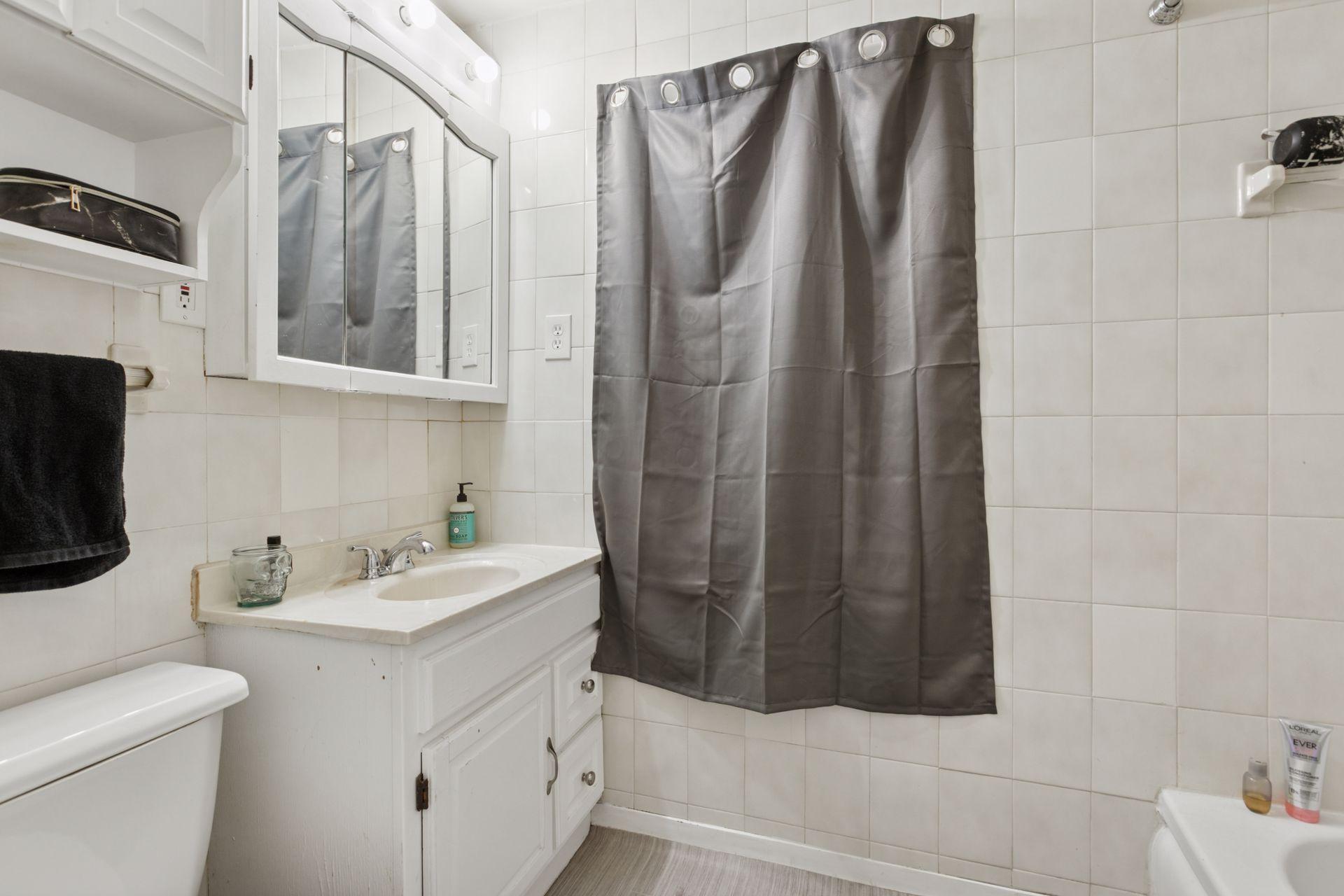 2410 Quincy Street NE