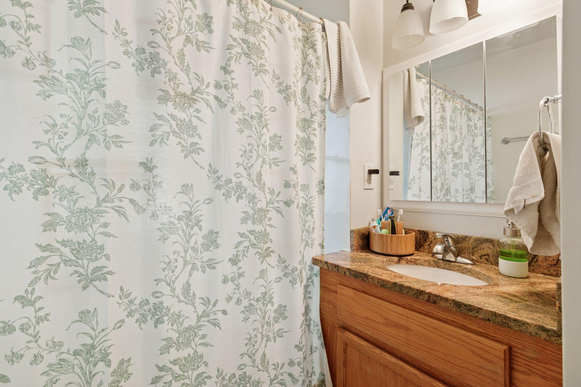 2410 Quincy Street NE