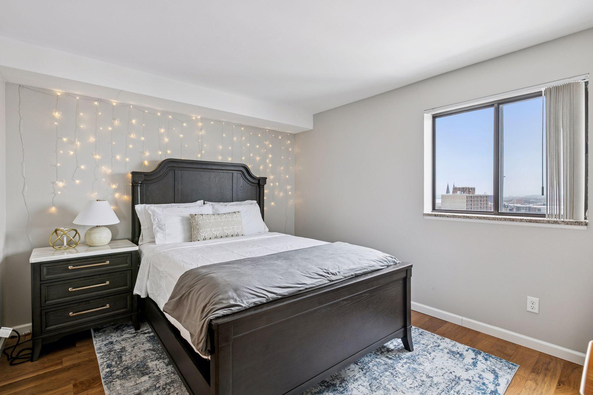 78 10th Street E Unit: 1710