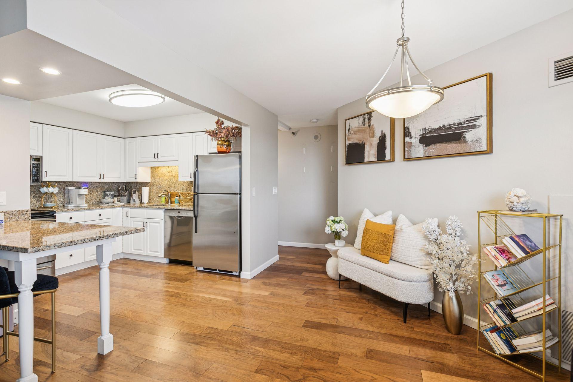 78 10th Street E Unit: 1710