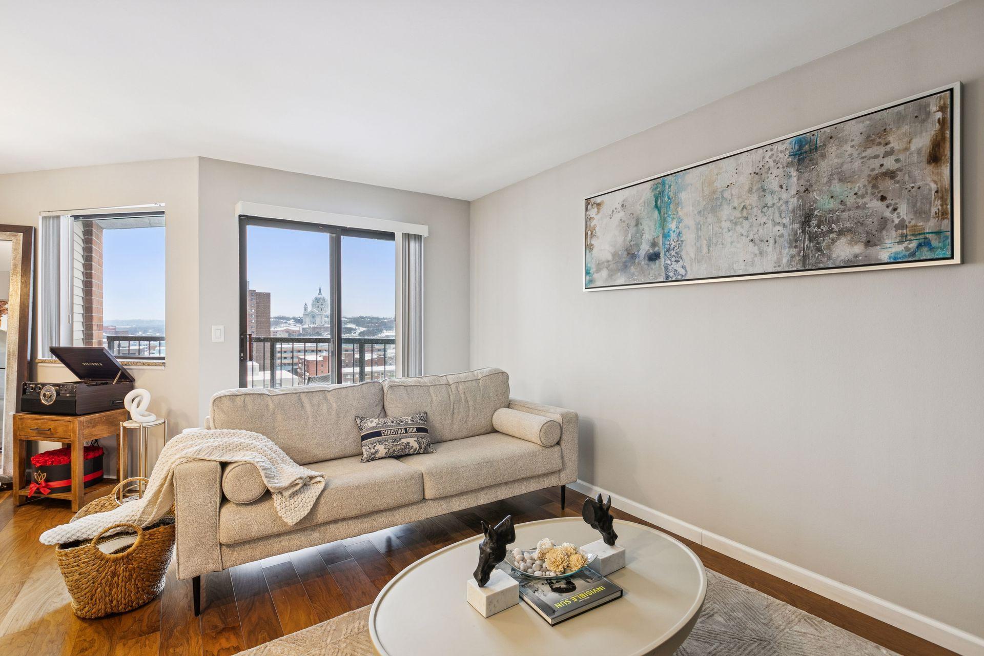 78 10th Street E Unit: 1710