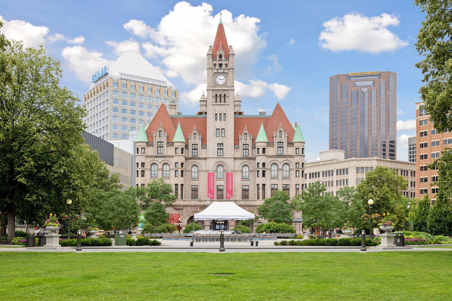 78 10th Street E Unit: 1710