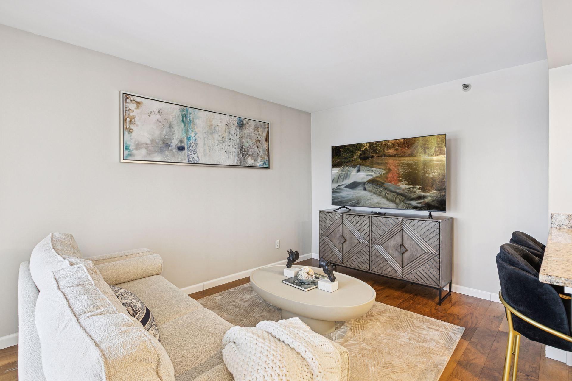 78 10th Street E Unit: 1710